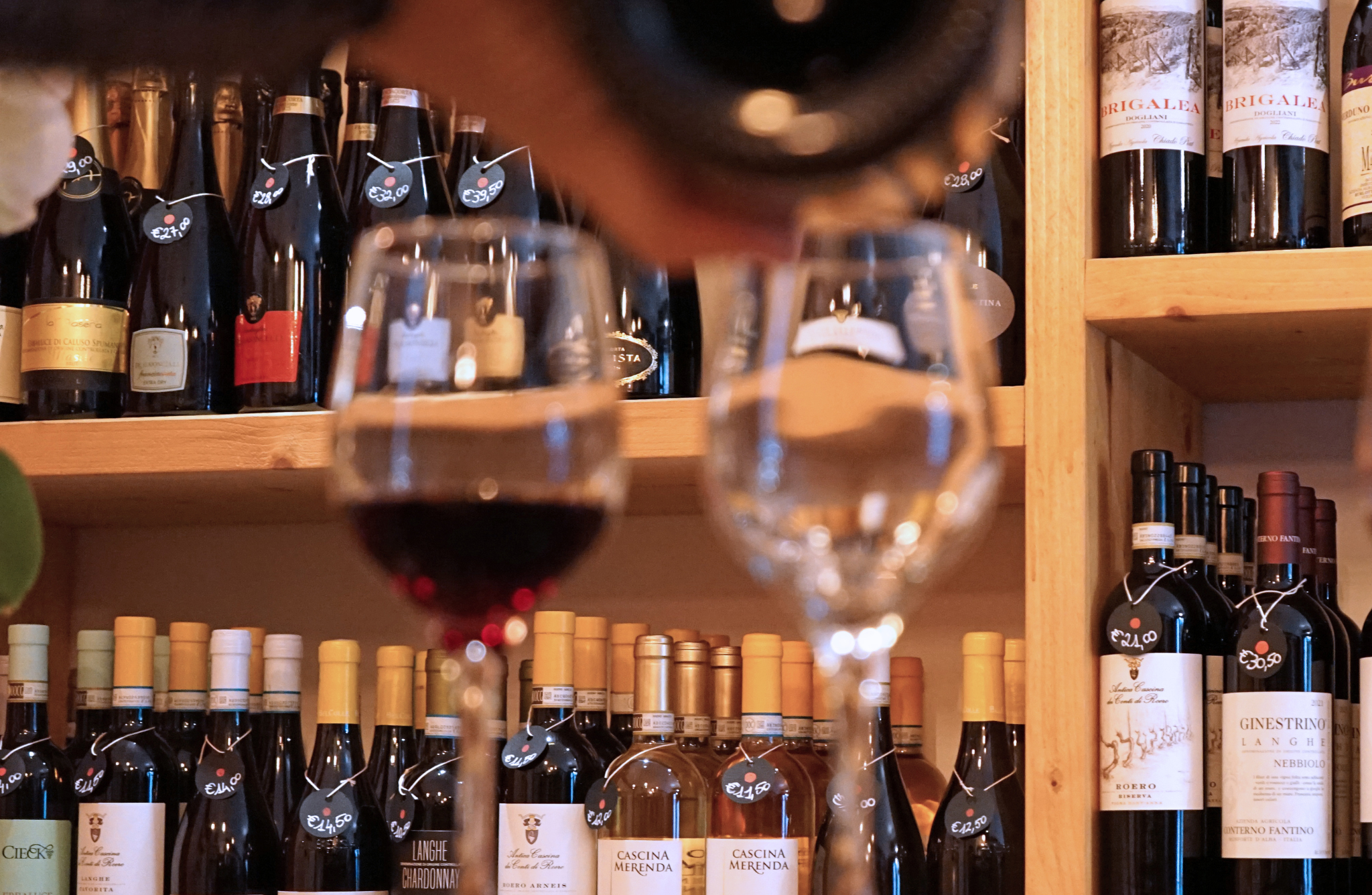 Wine Tasting near Royal Palace of Turin with Food Platter - Photo 7