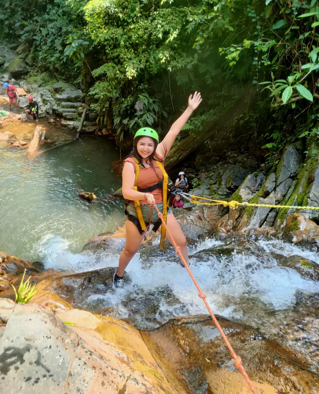 Tin-02 : Cascadas Velo de las Ninfas - Obra Maestra de la Naturaleza