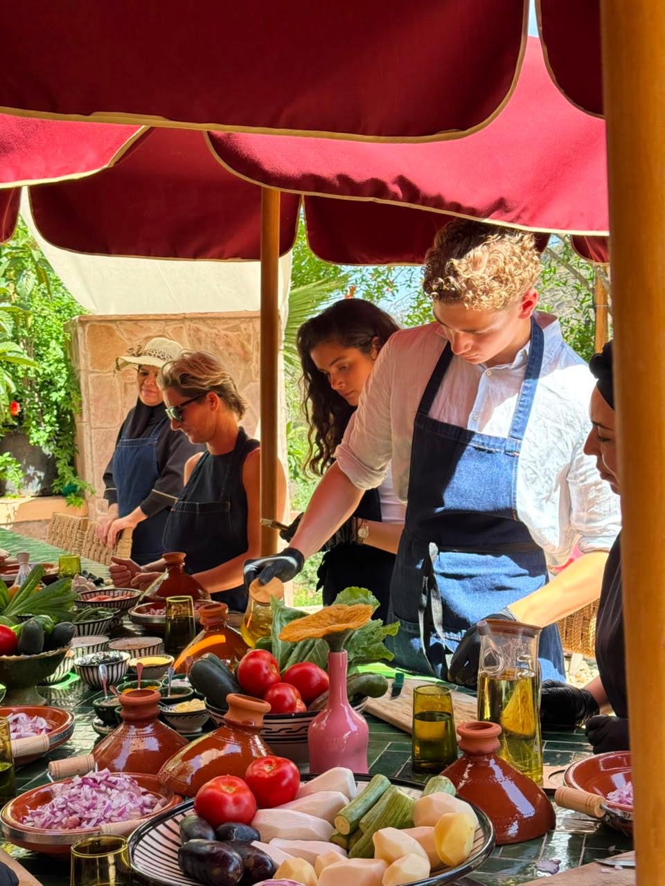 Clase de cocina en Marrakech en el valle de Ourika con piscina