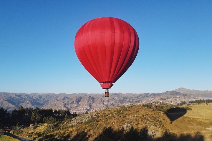 Cus-15: Vuelo en Globo sobre los Espectaculares Paisajes del Perú