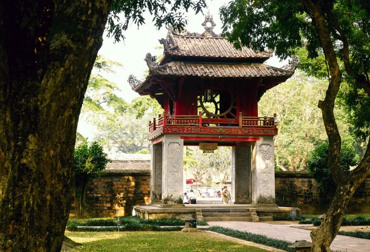 Explore Hanoi & Danang SIC 7 Days