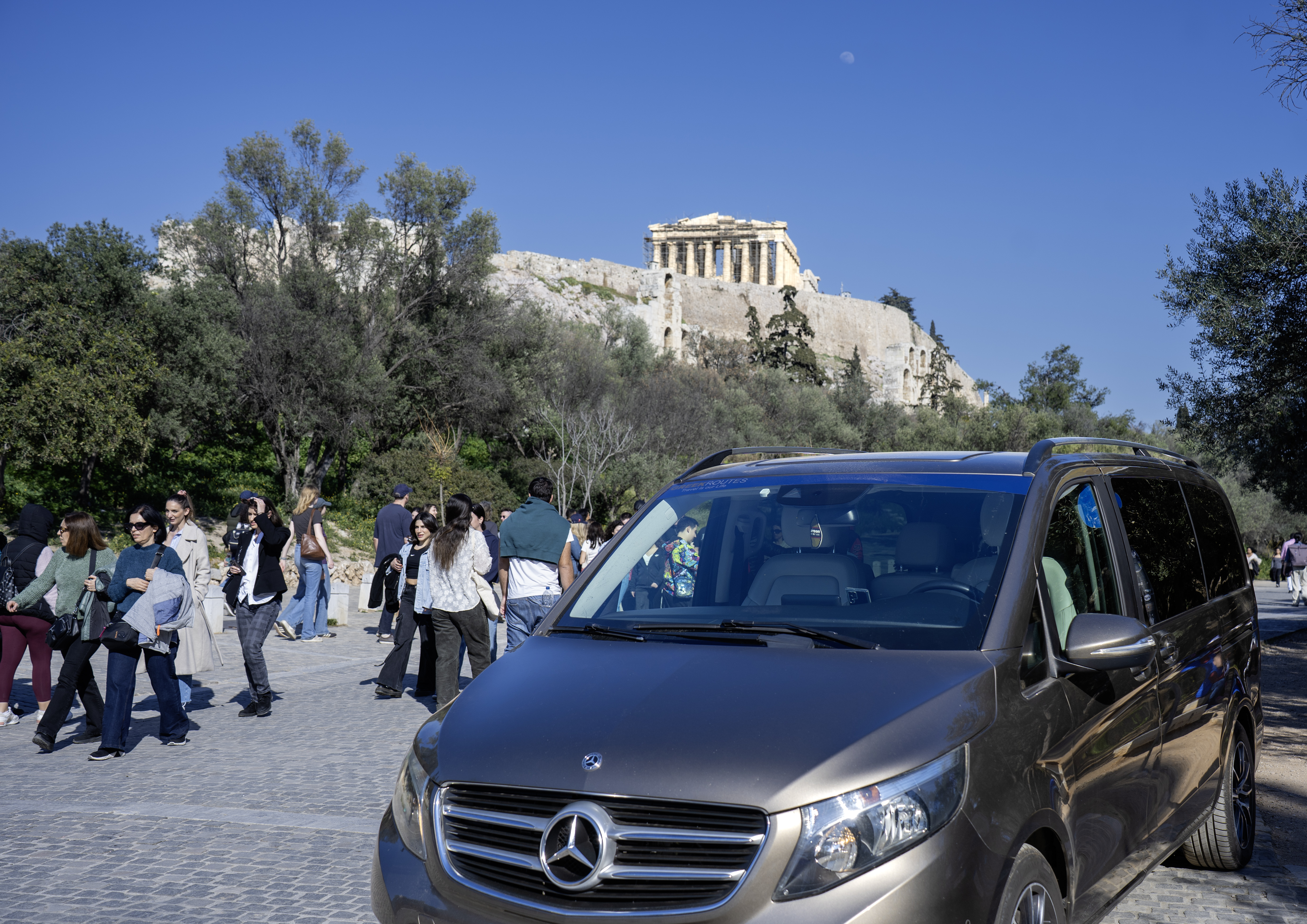 Athens Christmas Magic Private Half-Day Acropolis & Festive City Tour! – photo 6