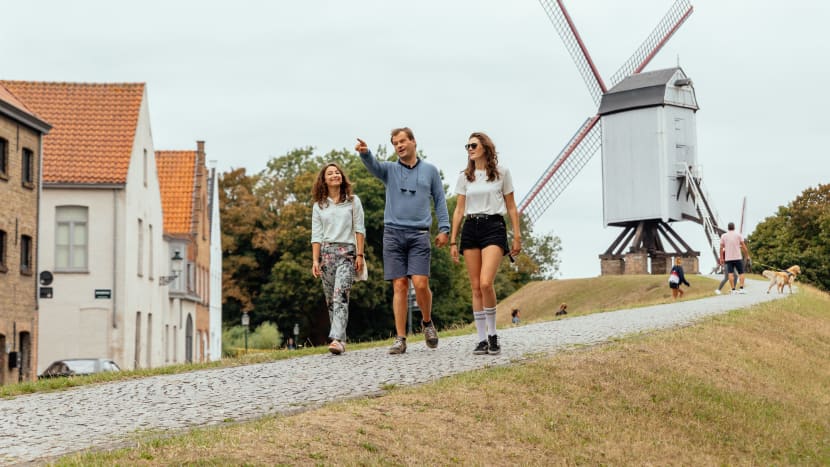 Private Bruges 3.5-Hour Guided Bike Tour: Discover Hidden Gems – Image 1 | WeShare