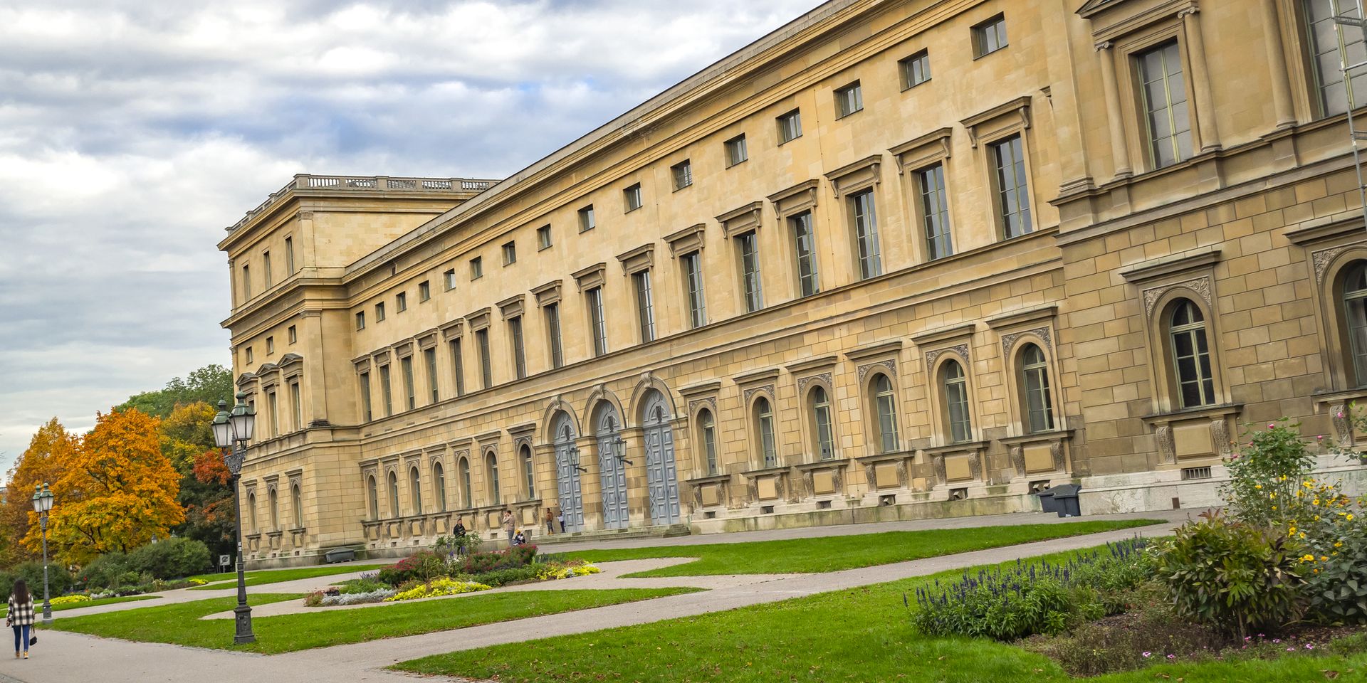 Royal Munich In-App Audio Tour: Residenz Palace, Odeonsplatz, Court Garden