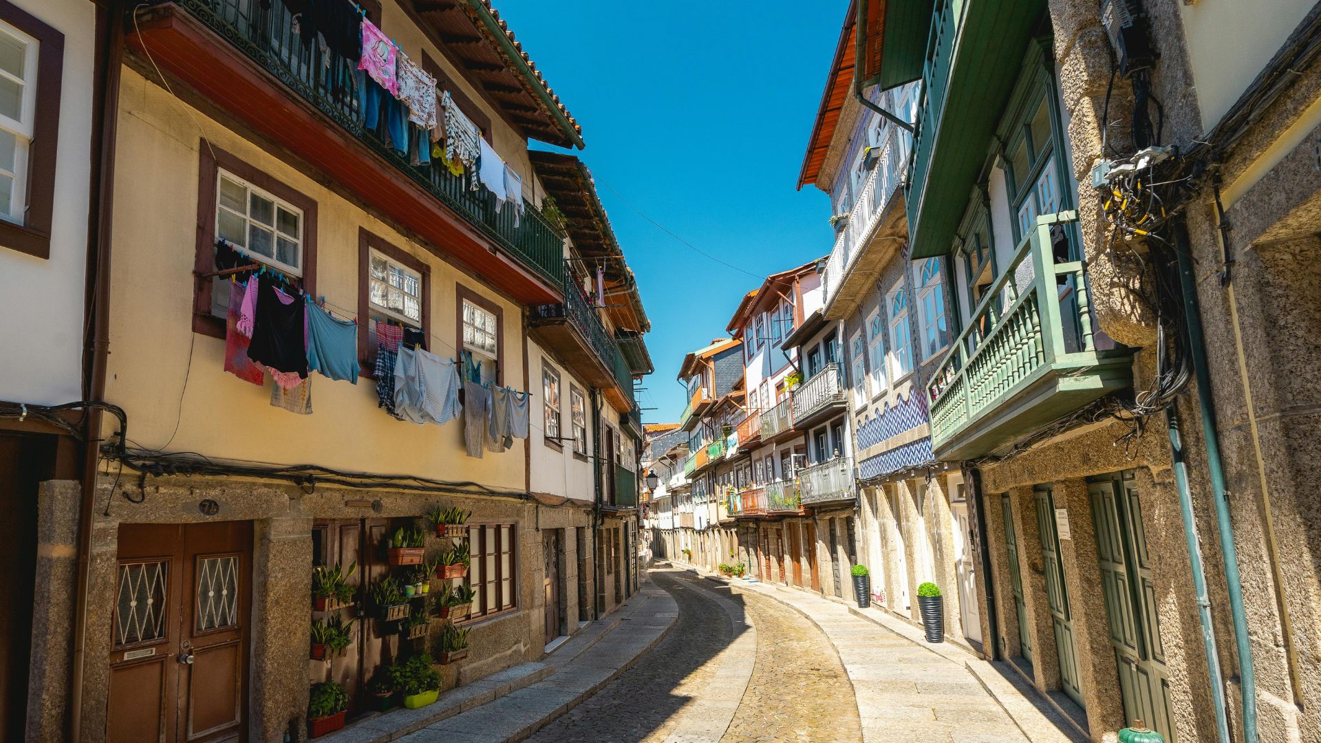 Guimarães & Braga Small Group Tour with Lunch and All Tickets Included - Photo 4