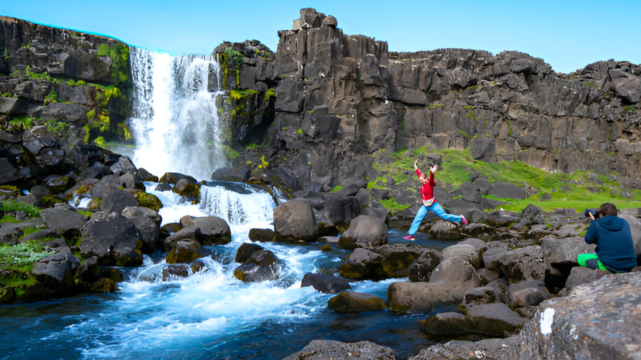 Golden Circle Tour with German Guide: Small Group from Cruise Terminal - photo 2