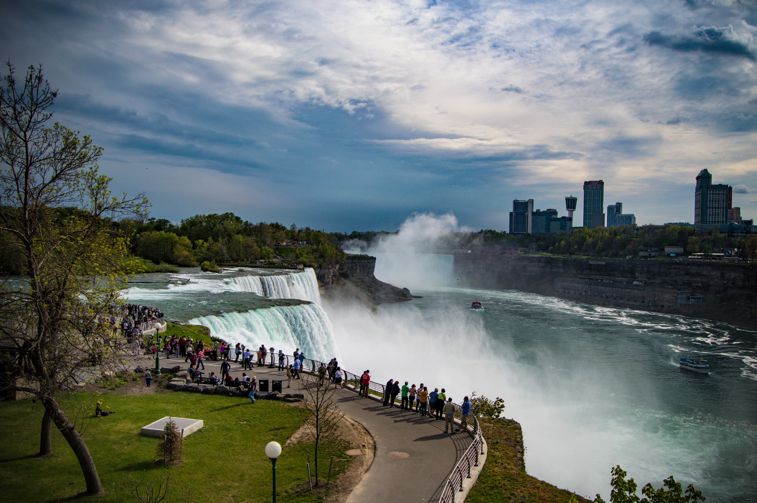 Niagara Falls Day Trip by Air from New York City  