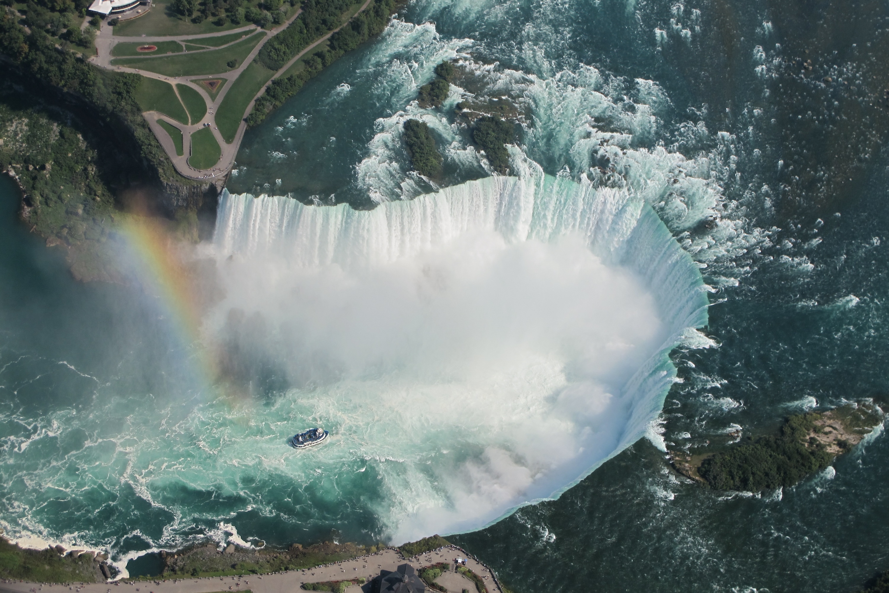 Niagara Falls Day Trip by Air from New York City  