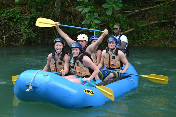 Aventura en los rápidos del río | La mejor excursión a Falmouth para pasajeros de cruceros
