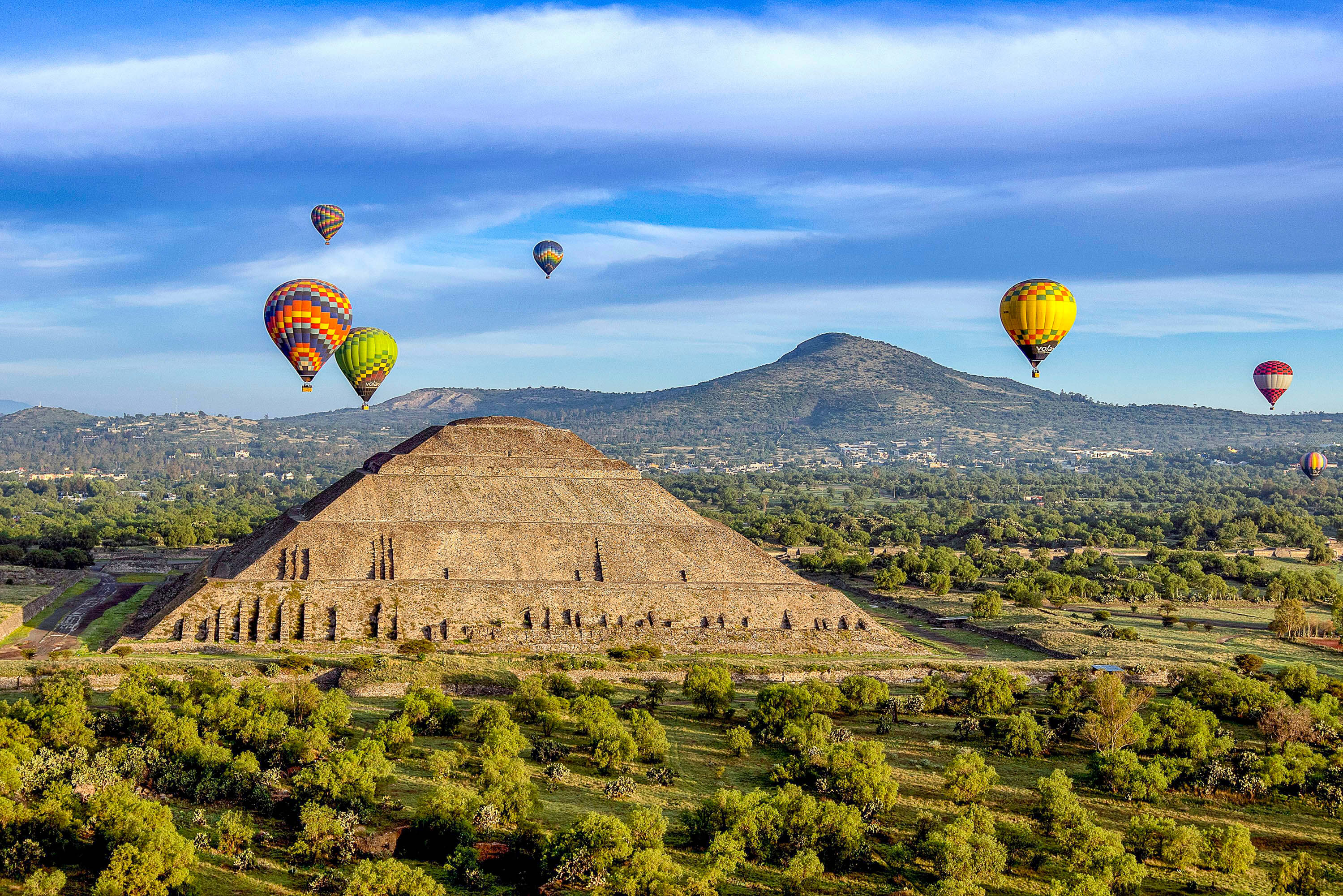 Mexico City: Teotihuacan Pyramids Tour with Audio Guide