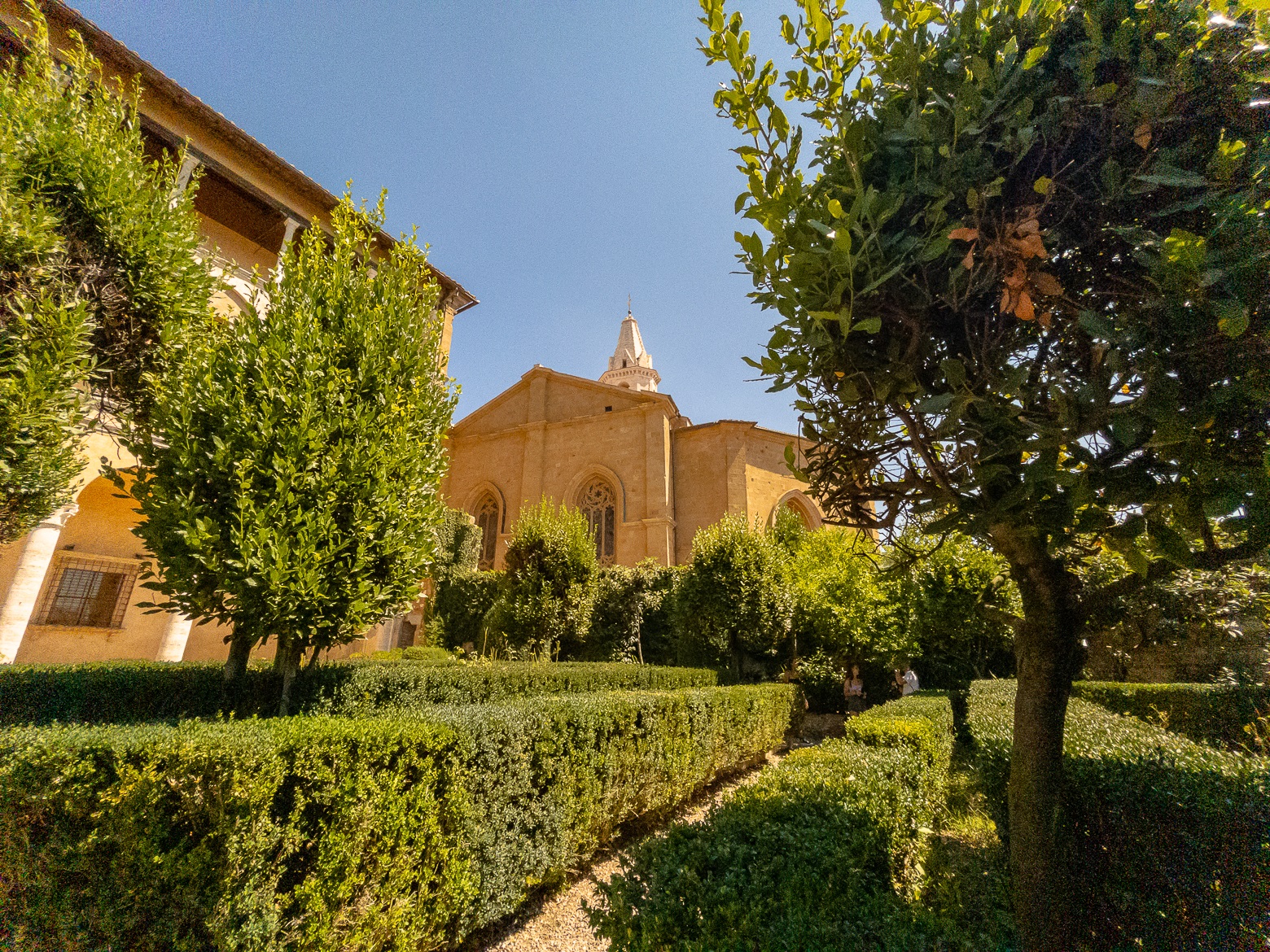 Val d'Orcia private tour from Florence: Montalcino, Pienza and Montepulciano – Image 1 | WeShare