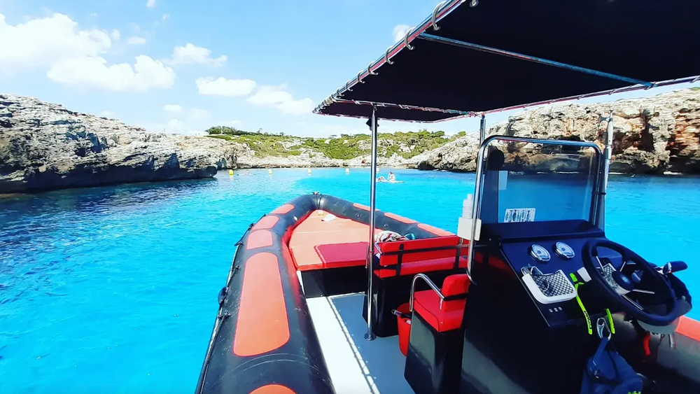 Calas y rincones de Menorca: Snorkel y paseo en lancha por la costa sureste