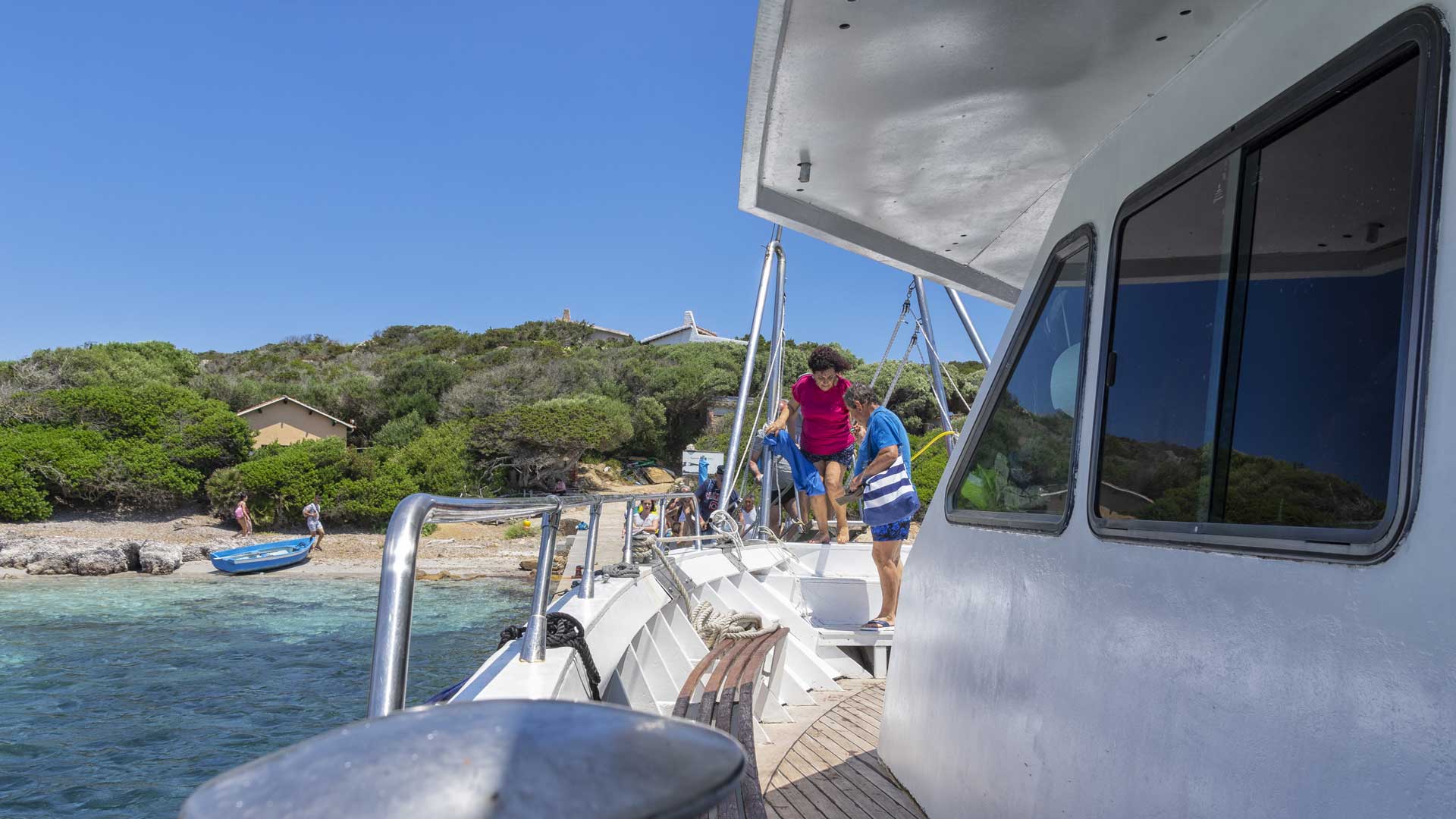From Santa Teresa di Gallura: motorboat tour of the La Maddalena Archipelago - Photo 6