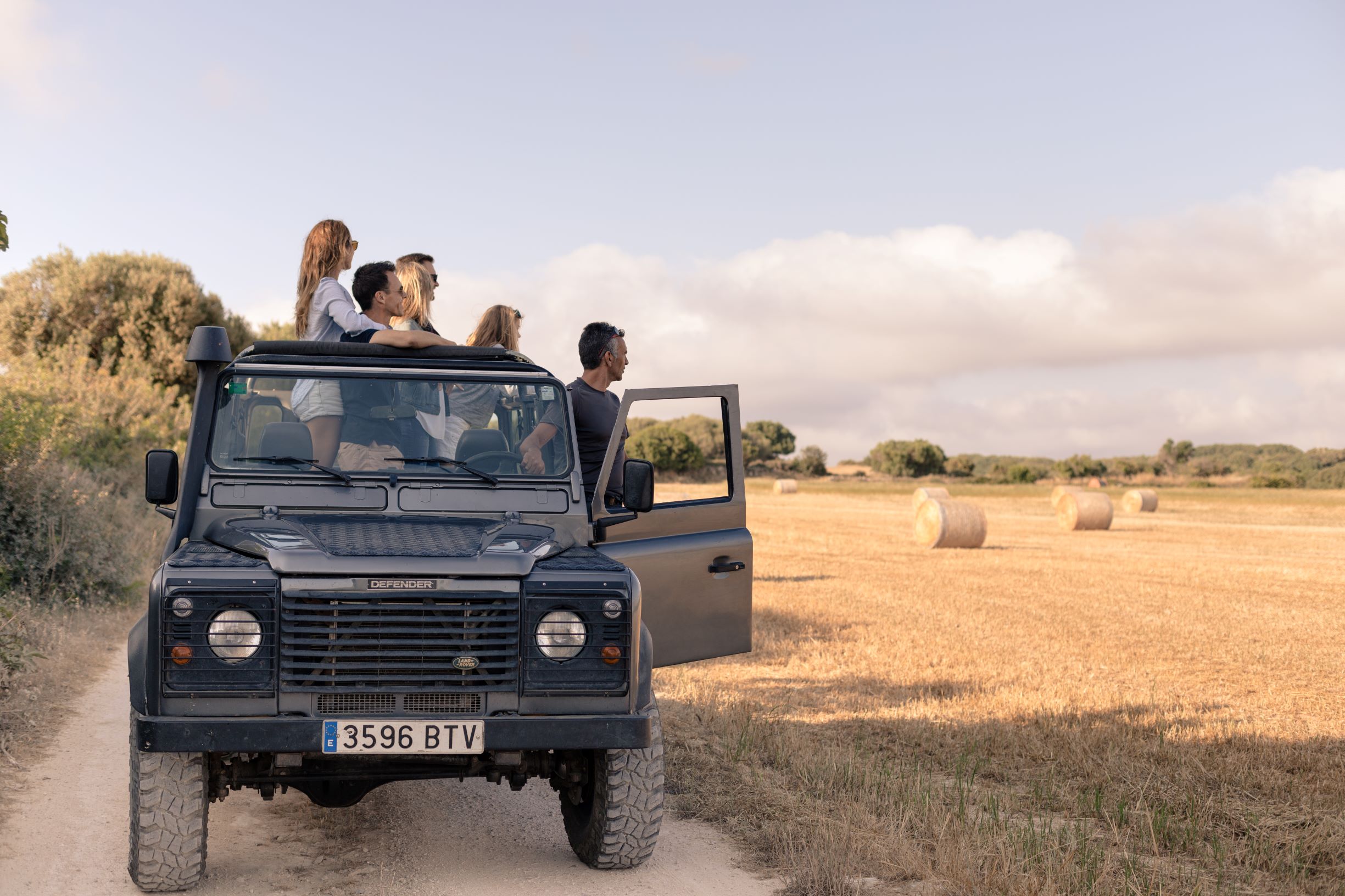 Exclusive sunset tour in Land Rover Defender (departures from Fornells)