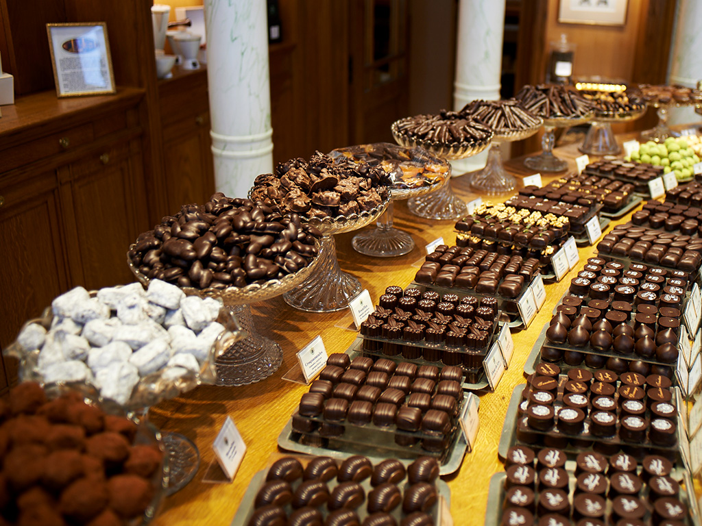 The Original Chocolate, Pastries & Macaron Walking Tour of Saint-Germain - Photo 4