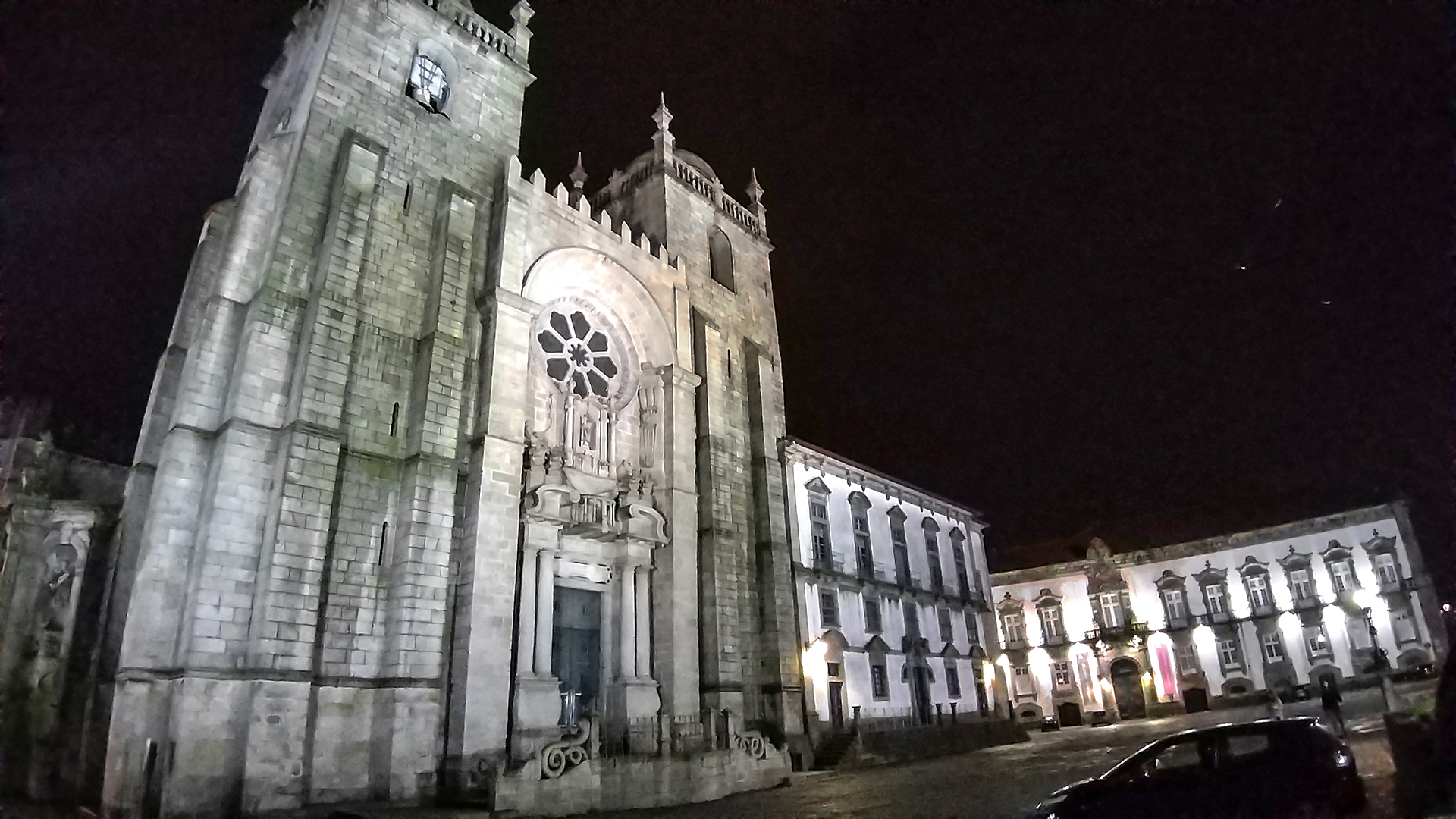 Private Porto Night Tour: Illuminated Riverfront and City Views - Photo 12