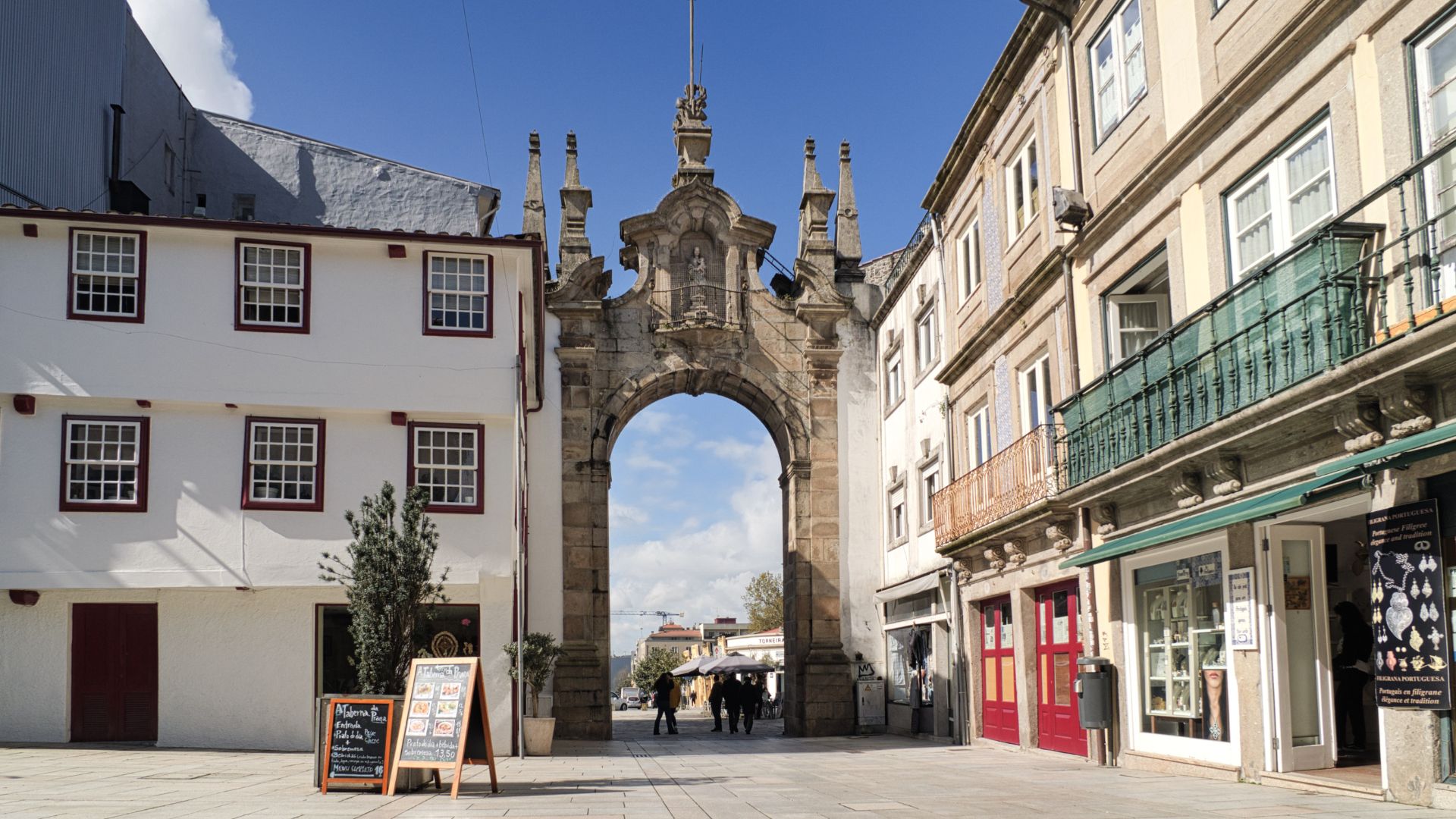 Guimarães & Braga Small Group Tour with Lunch and All Tickets Included - Photo 20
