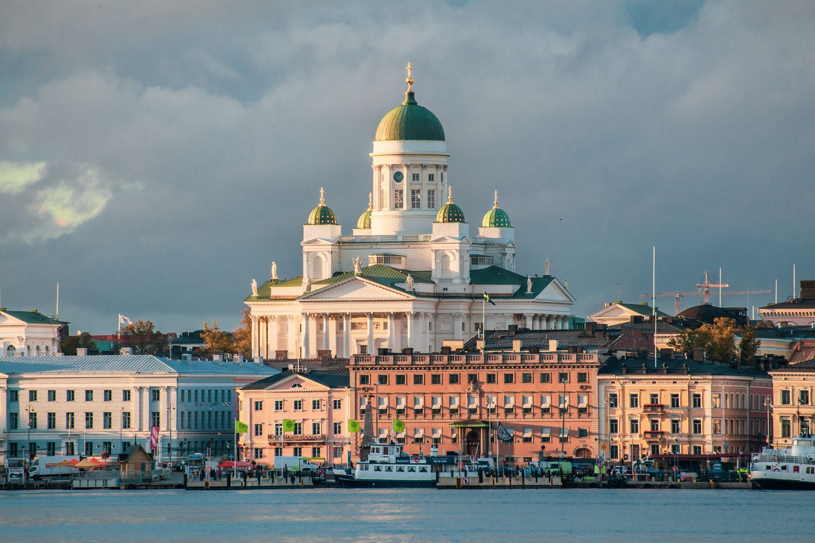 Helsinki: Walking Audio Tour on Mobile App