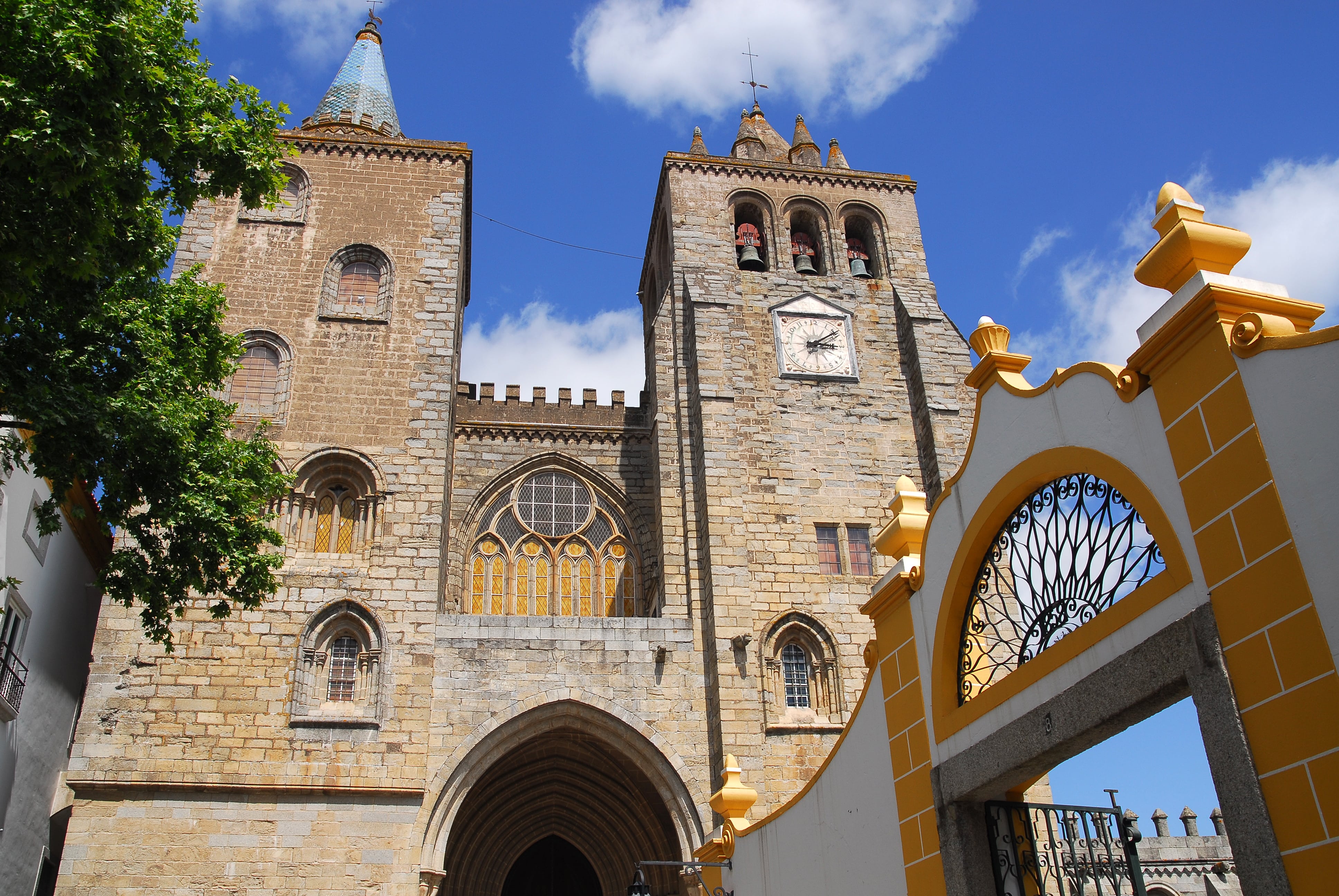 LISBON: Private Évora Guided City Tour Half Day - Alojamientos en Lisboa