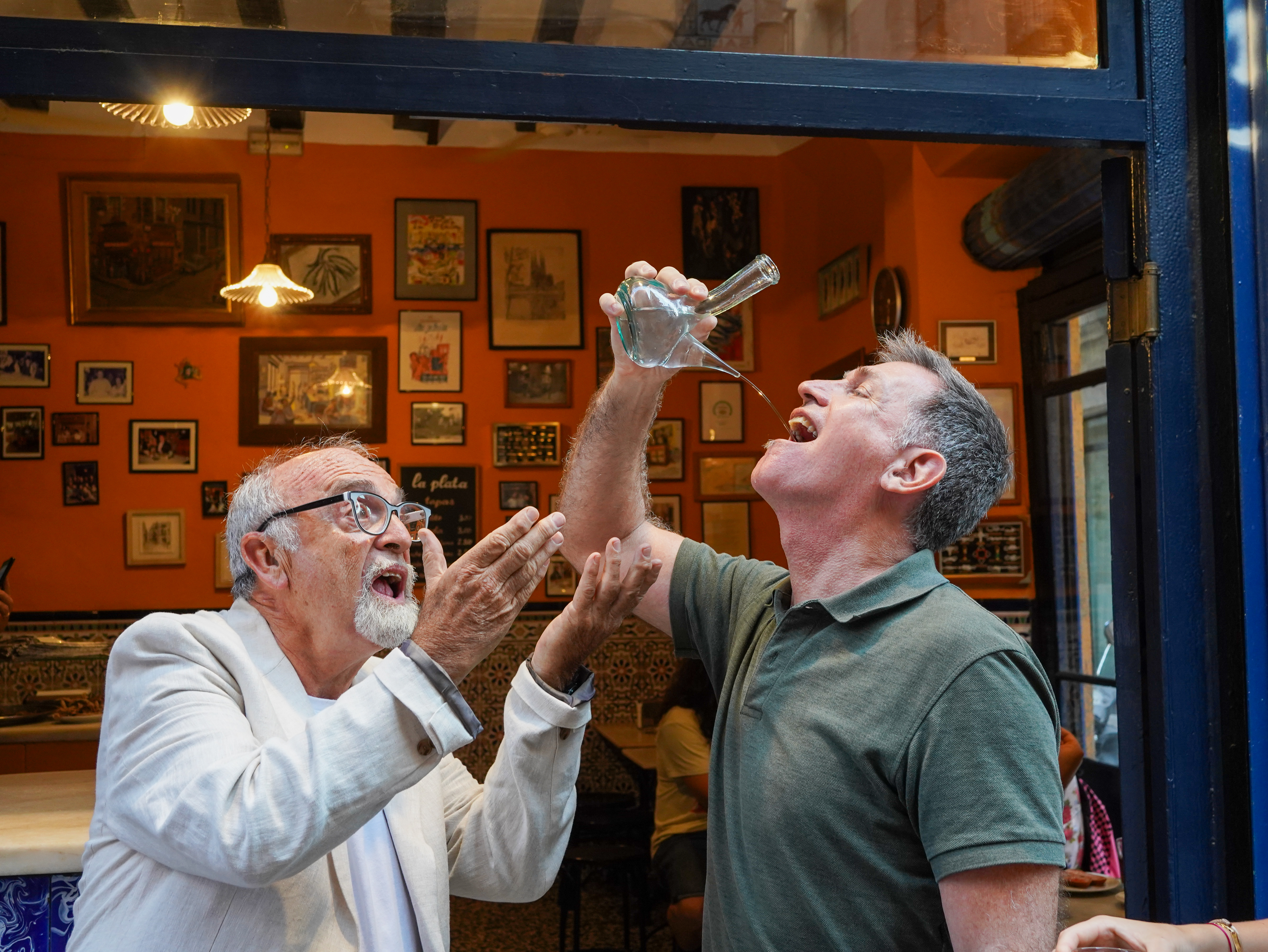 Evening Tapas & Wine Tour – Image 2 | WeShare
