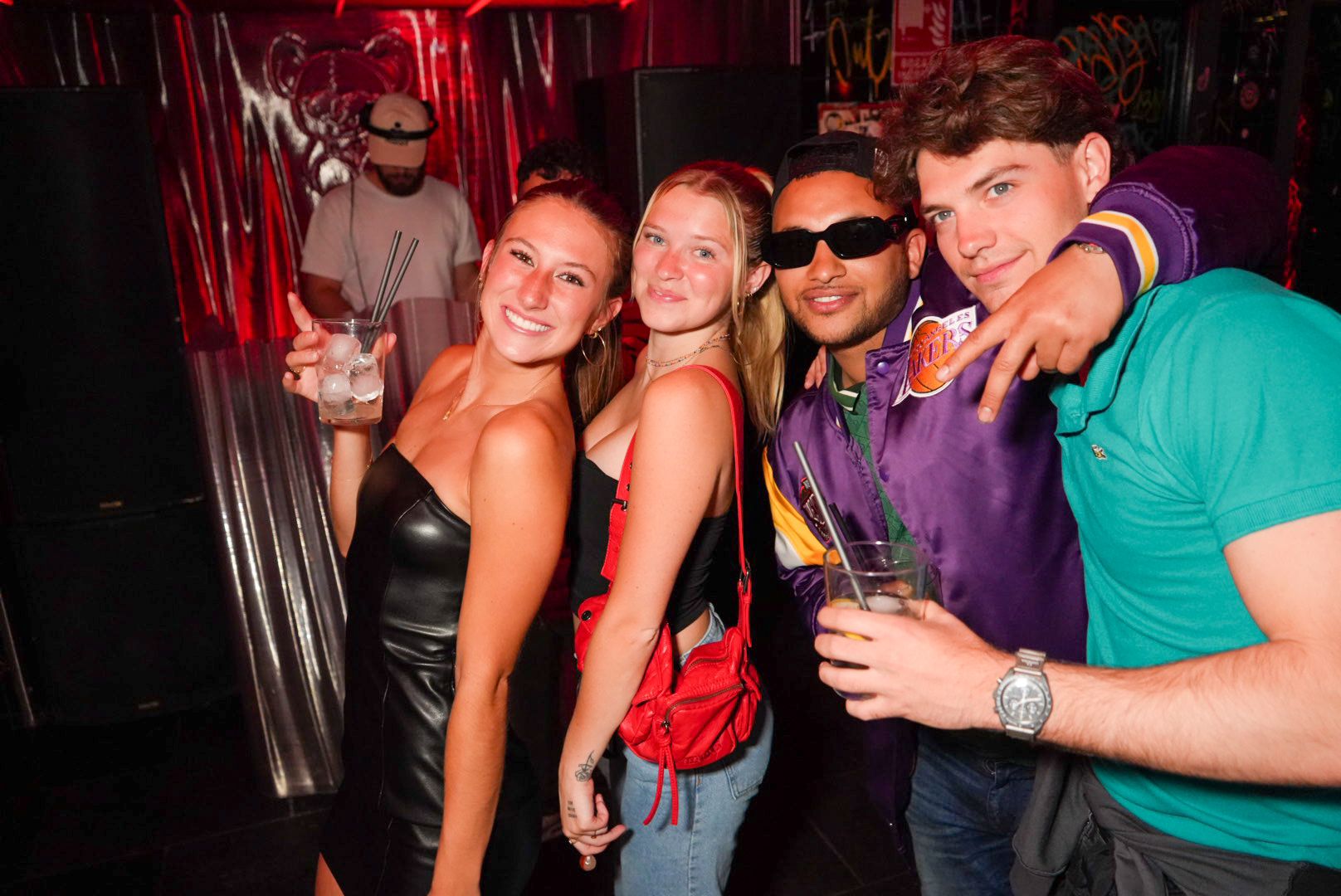 Pub Crawl Miami Wynwood: Complimentary Drinks & Nightclub Entry