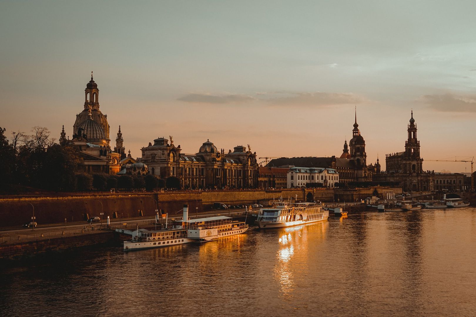 Dresden Walking Audio Tour: Semperoper, Frauenkirche, Zwinger, and many more