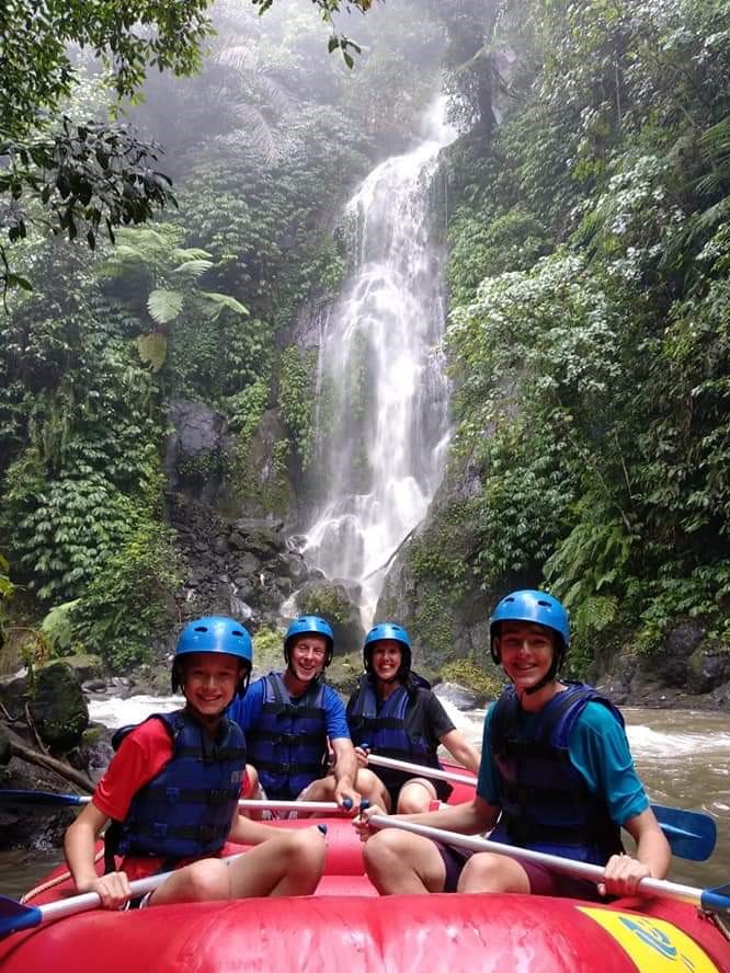 Tour privado de medio día de aventura en rafting en rápidos en grupos pequeños - Foto 3