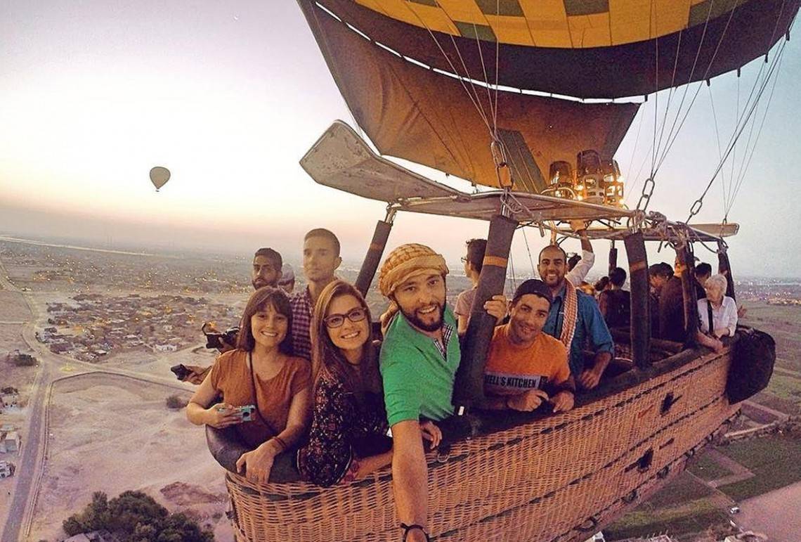 Güneşle Yükselen Soluk Kesici Luxor Sıcak Hava Balonu