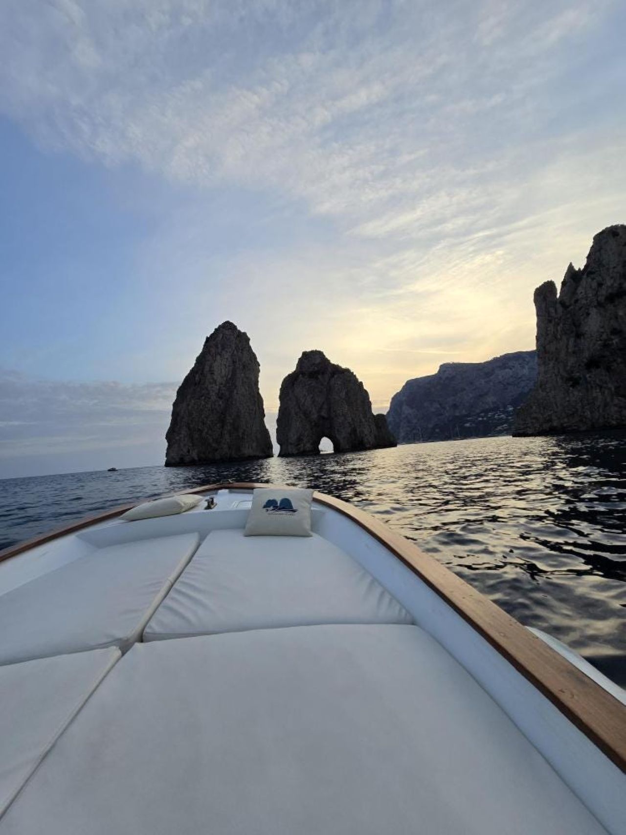 Capri: Experience the magic of the island with an unforgettable Sunset Tour - Photo 3