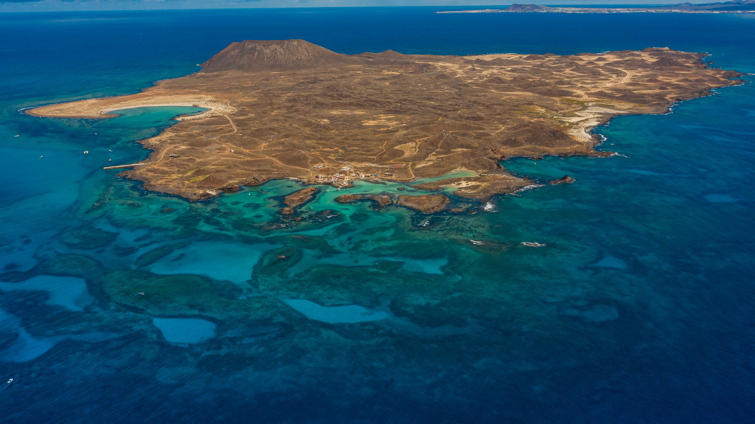 Ferry de ida y vuelta a la Isla de Lobos desde Corralejo