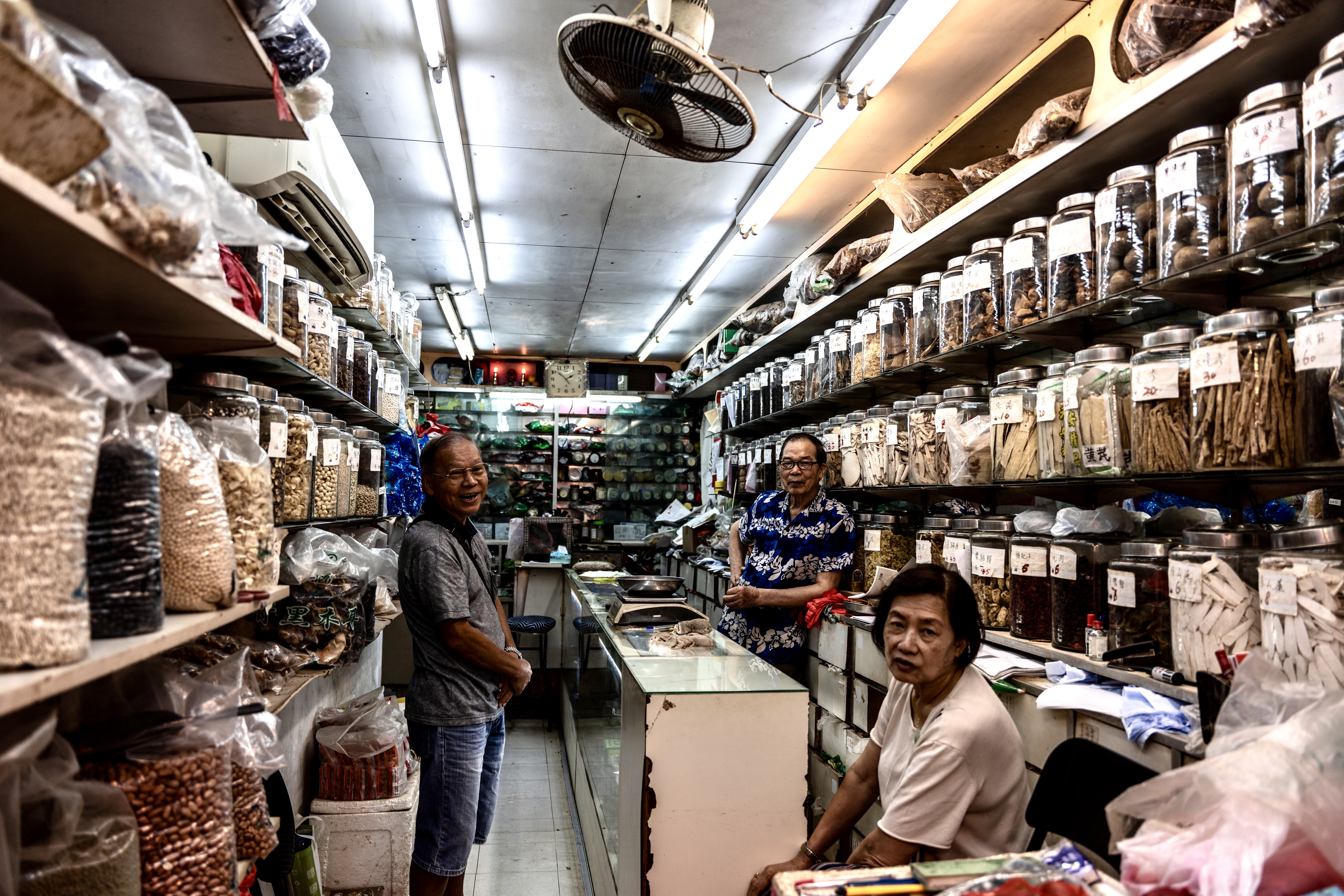 Guided Tour of Kowloon and Hong Kong Island in Private Service - Accommodations in Hong Kong