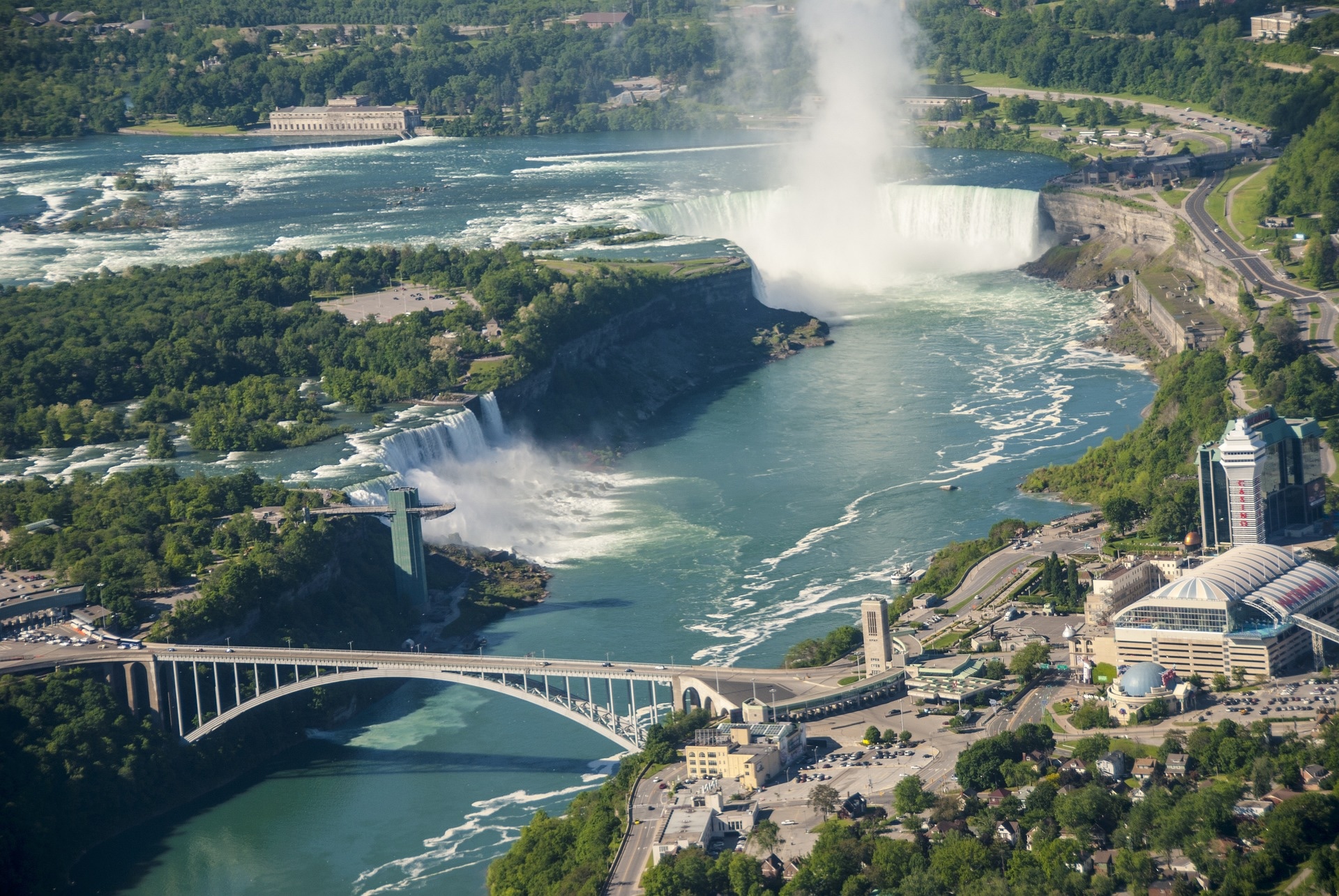 Niagara Falls Day Trip by Air from New York City  