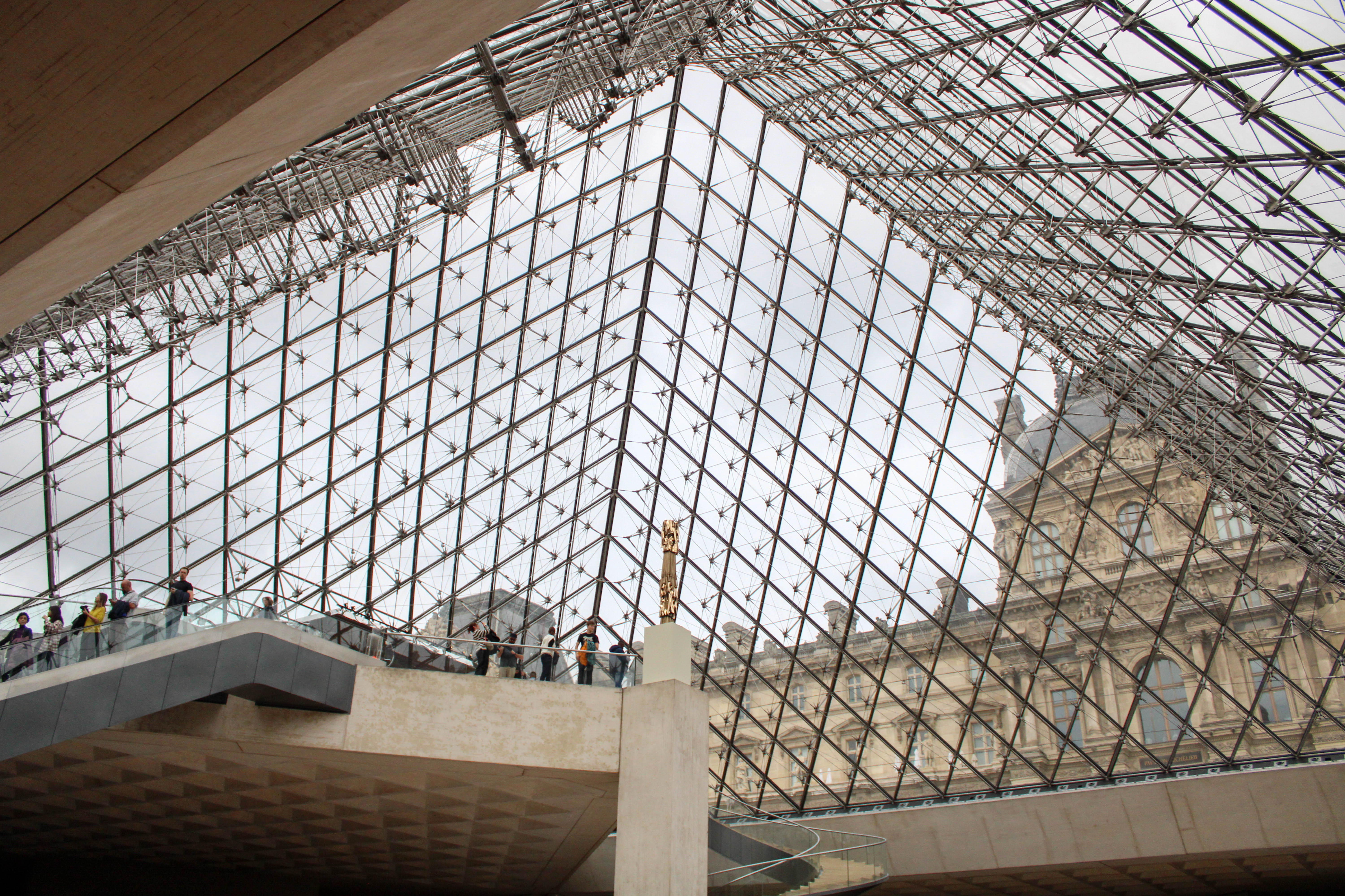 Murders and Mysteries of the Louvre - Photo 15