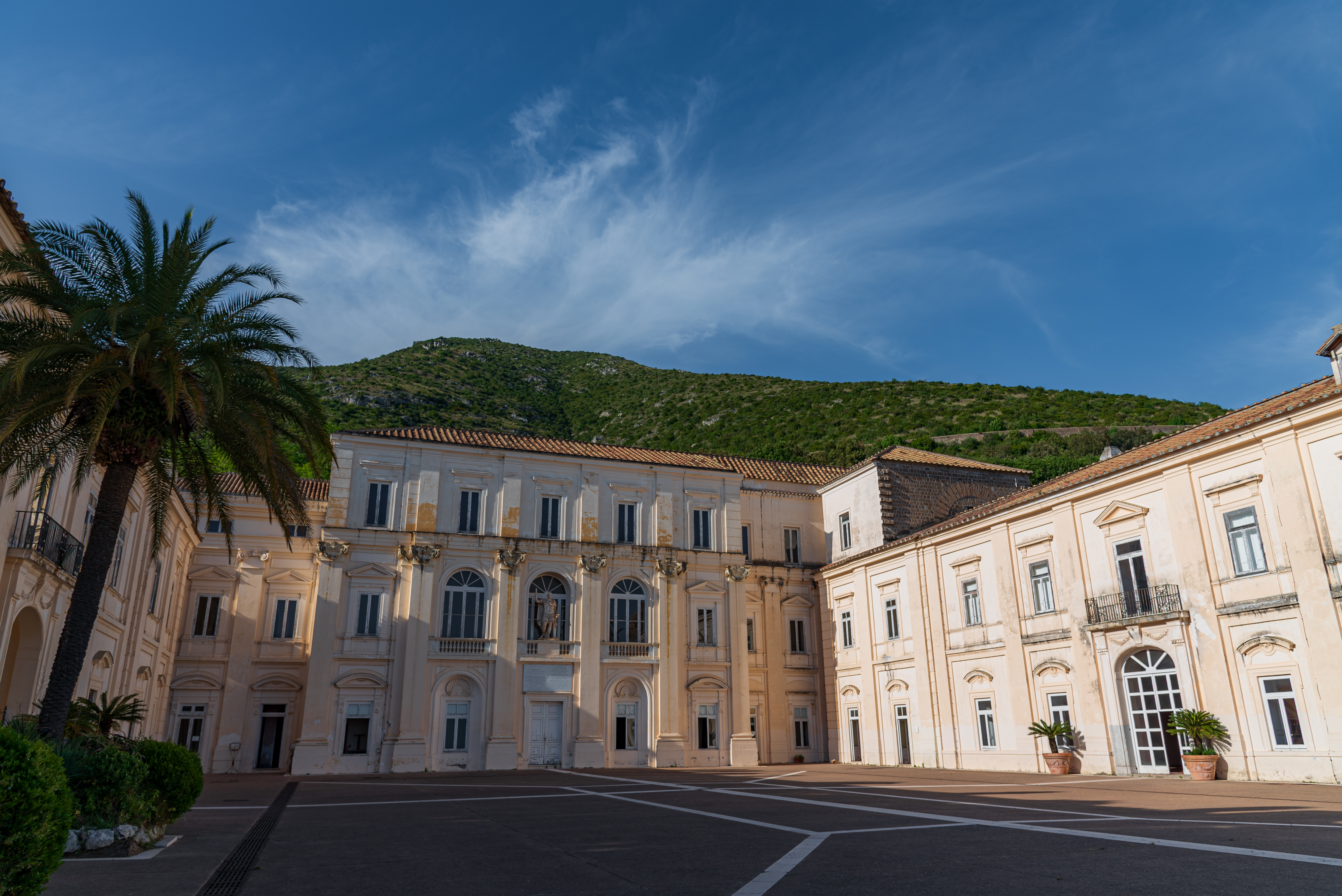 Caserta: E-bike tour to the Royal Belvedere Silk Factory