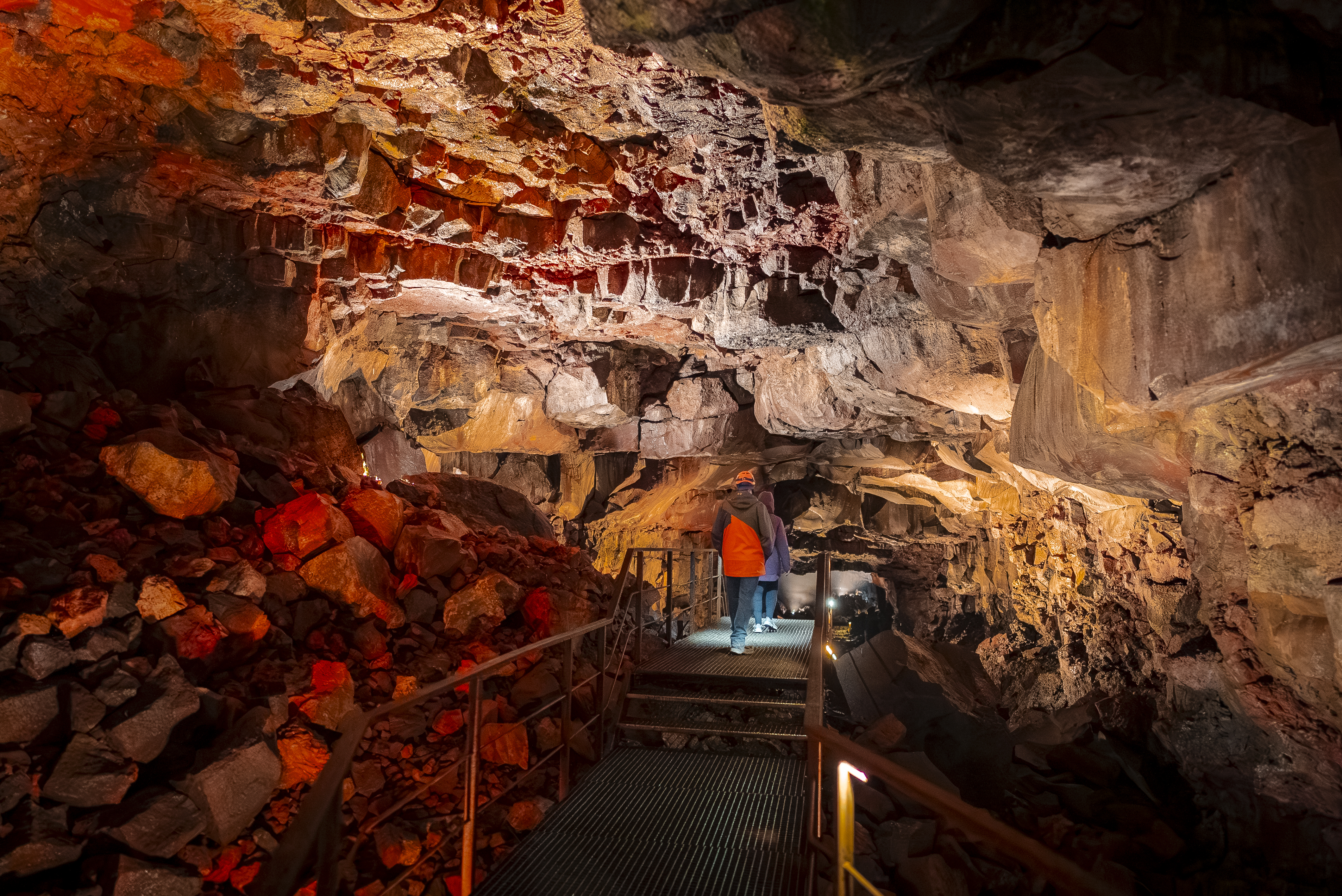 Volcanic Caves and Craters: The Lava Tunnel, Grindavík & Reykjanes Lava Fields Combo Tour - photo 21