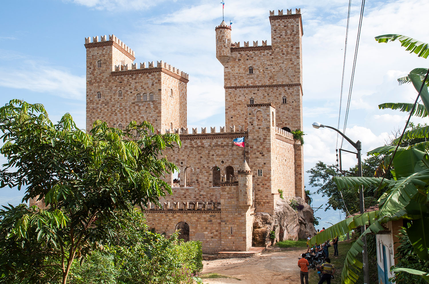 Tar-04: Visita al pueblo nativo y al castillo + Expedición cultural - Foto 2