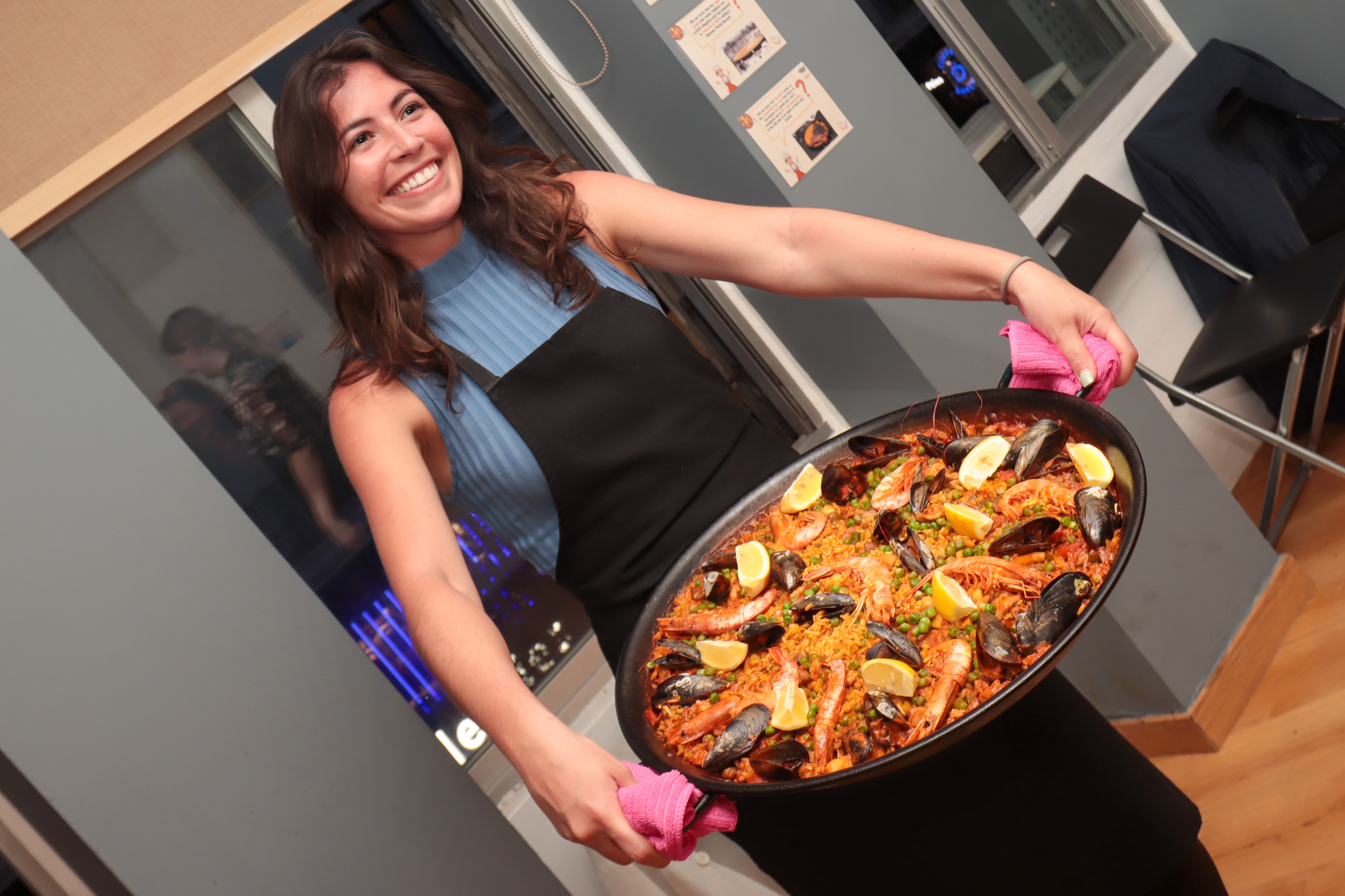Traditional Taste: Paella & Sangría Workshop - Photo 5