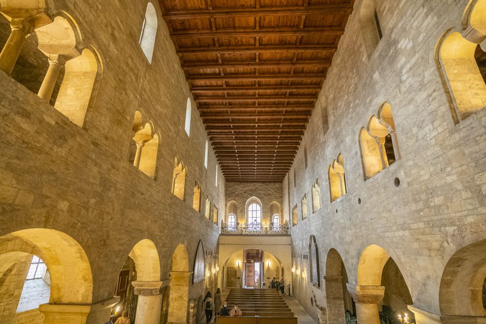 Prague Castle Interiors: Tour with German Guide and Entry Ticket