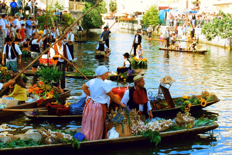 L'Isle-sur-la-Sorgue, Gordes and Roussillon: the most beautiful villages of Provence - Photo 12