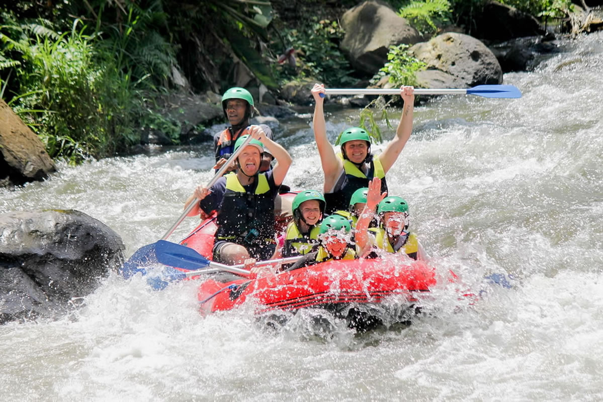 Rafting privado de día completo en aguas bravas por el río Ayung y recorrido por la ciudad de Ubud