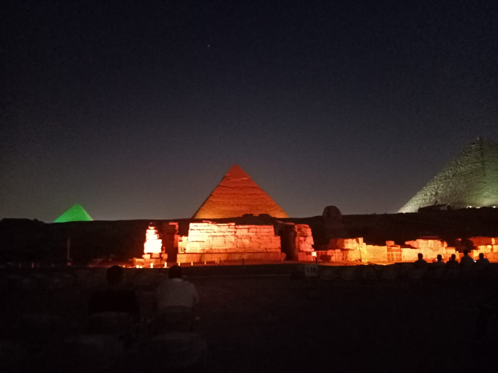 La encantadora sinfonía de Pyramid: espectáculo de luz y sonido