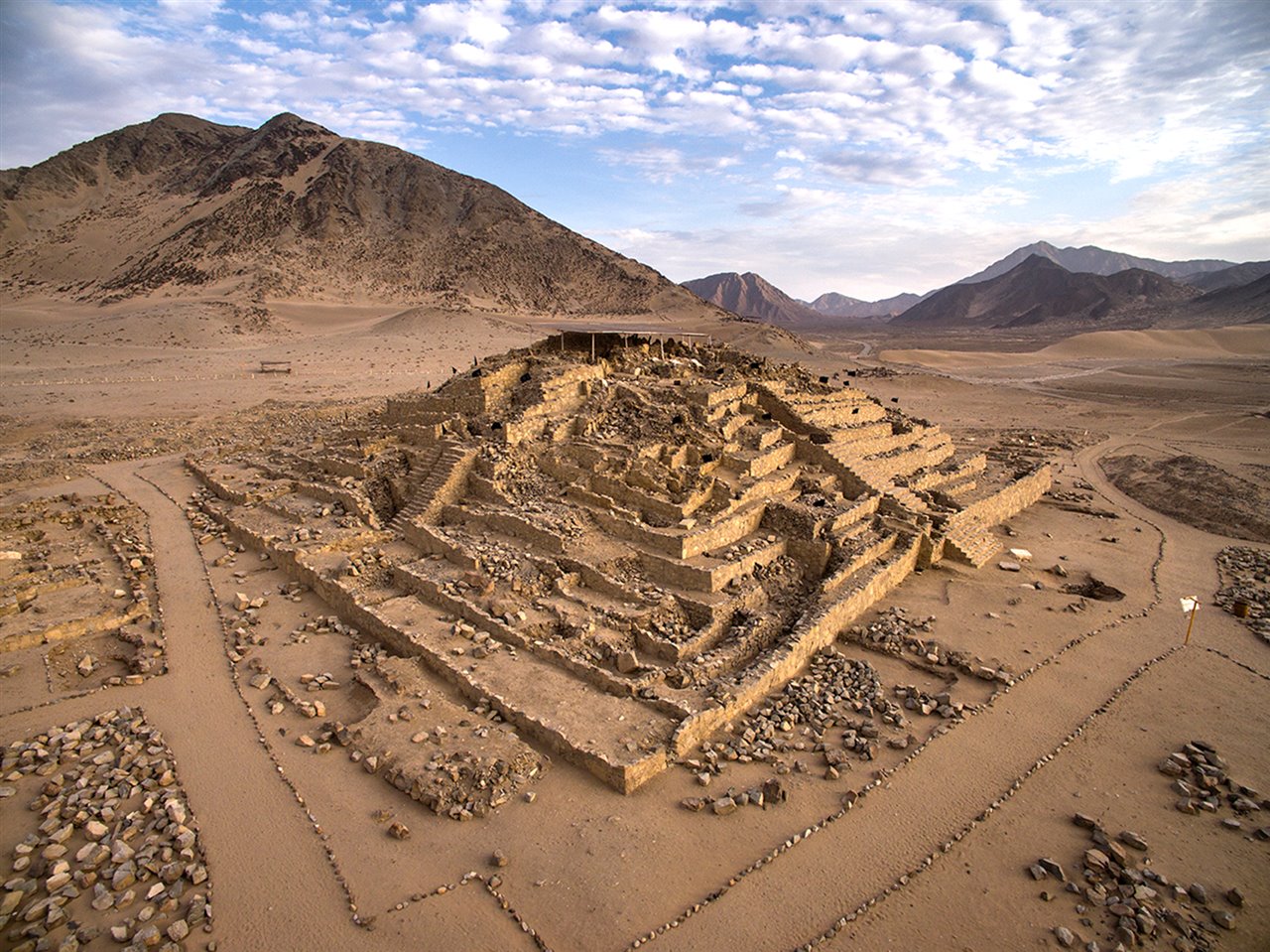 Lim-11 : Caral - Explorando los Misterios de la Ciudad Sagrada
