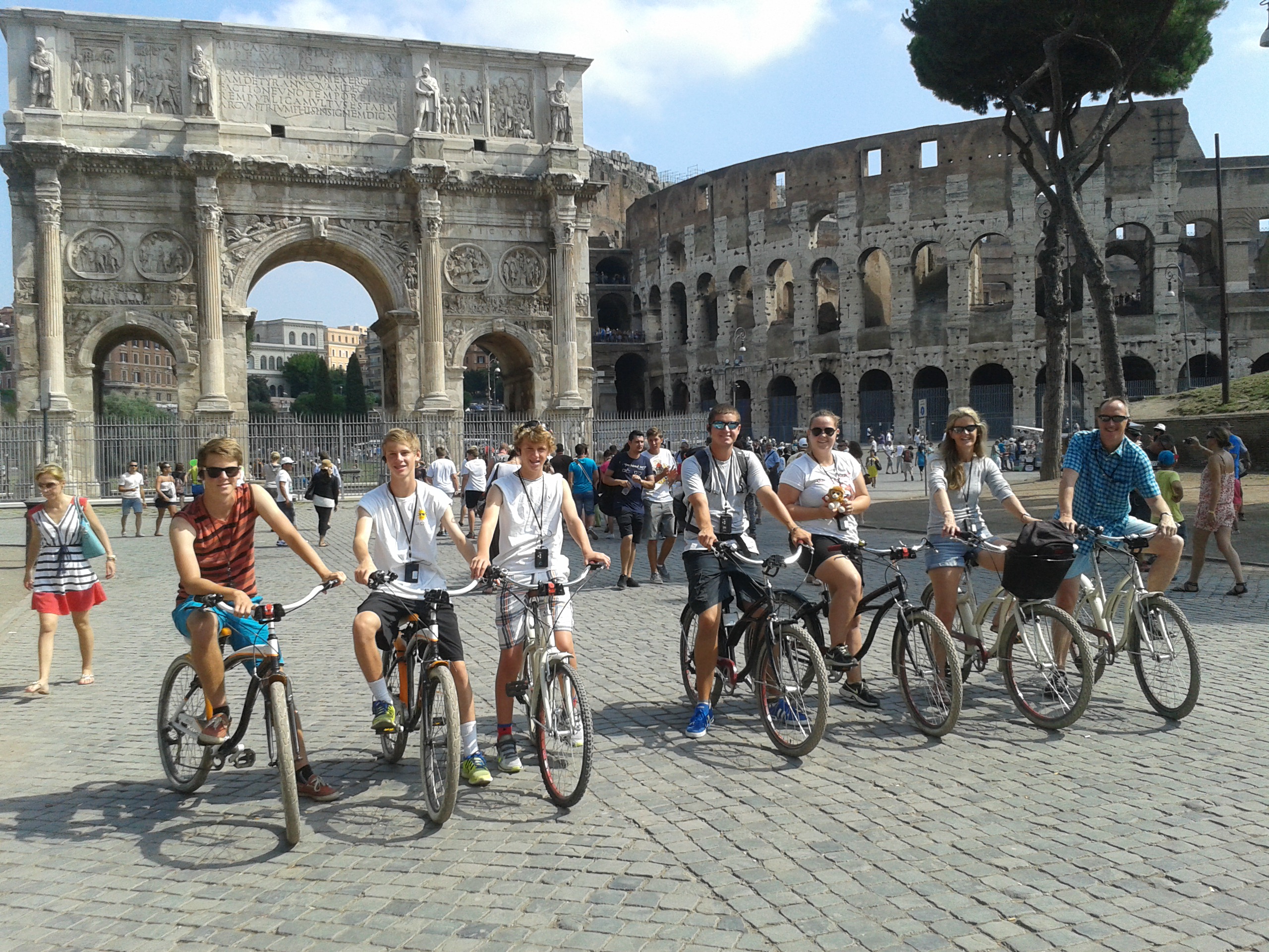 Small group bike tour of Rome – Image 3 | WeShare