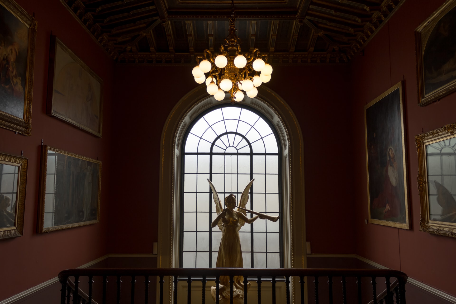 Royal V&A (Victoria and Albert) Museum Self-Guided Audio Tour