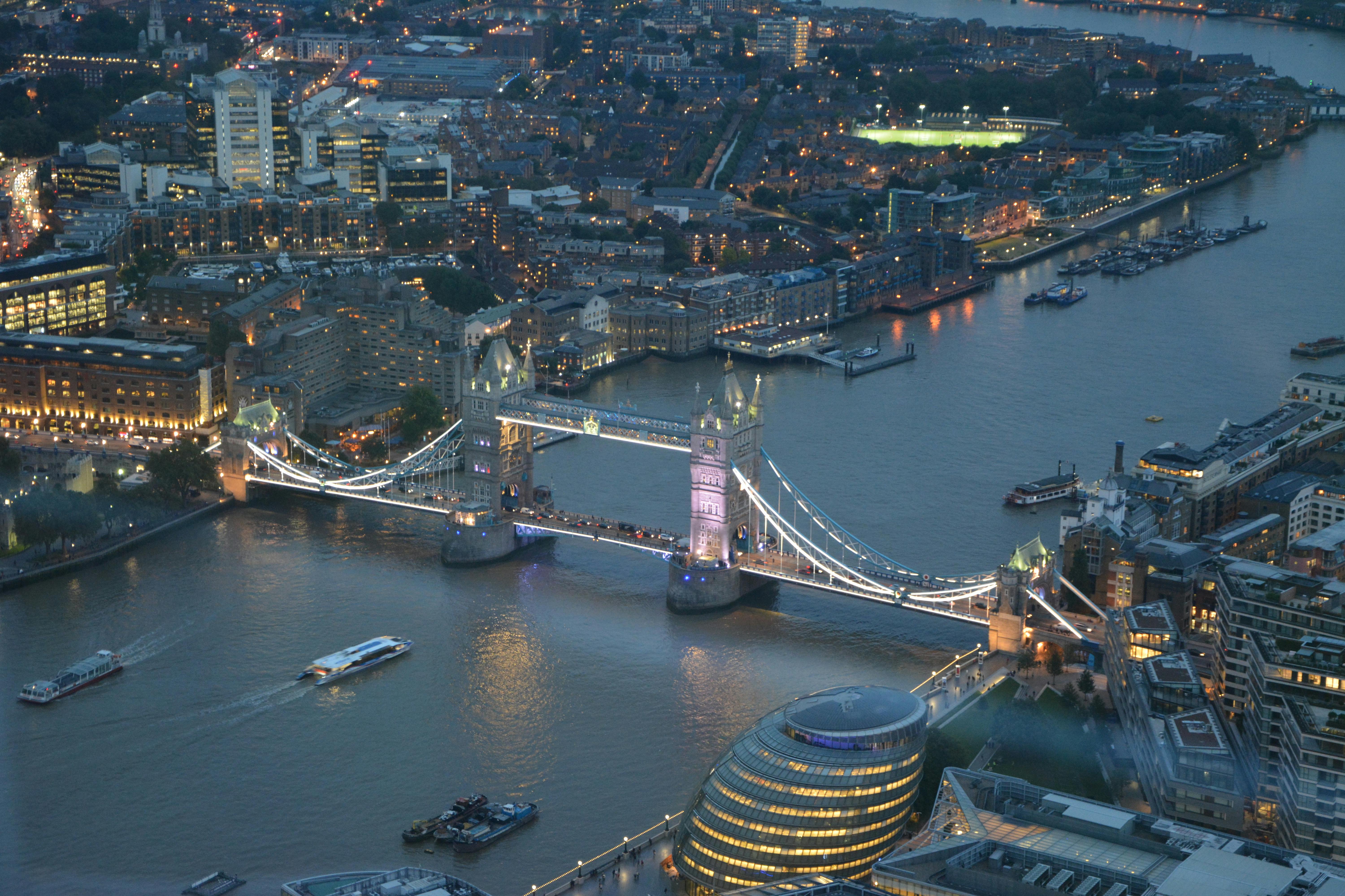 London Bridges by Night: Private Illuminated Tour – Image 1 | WeShare