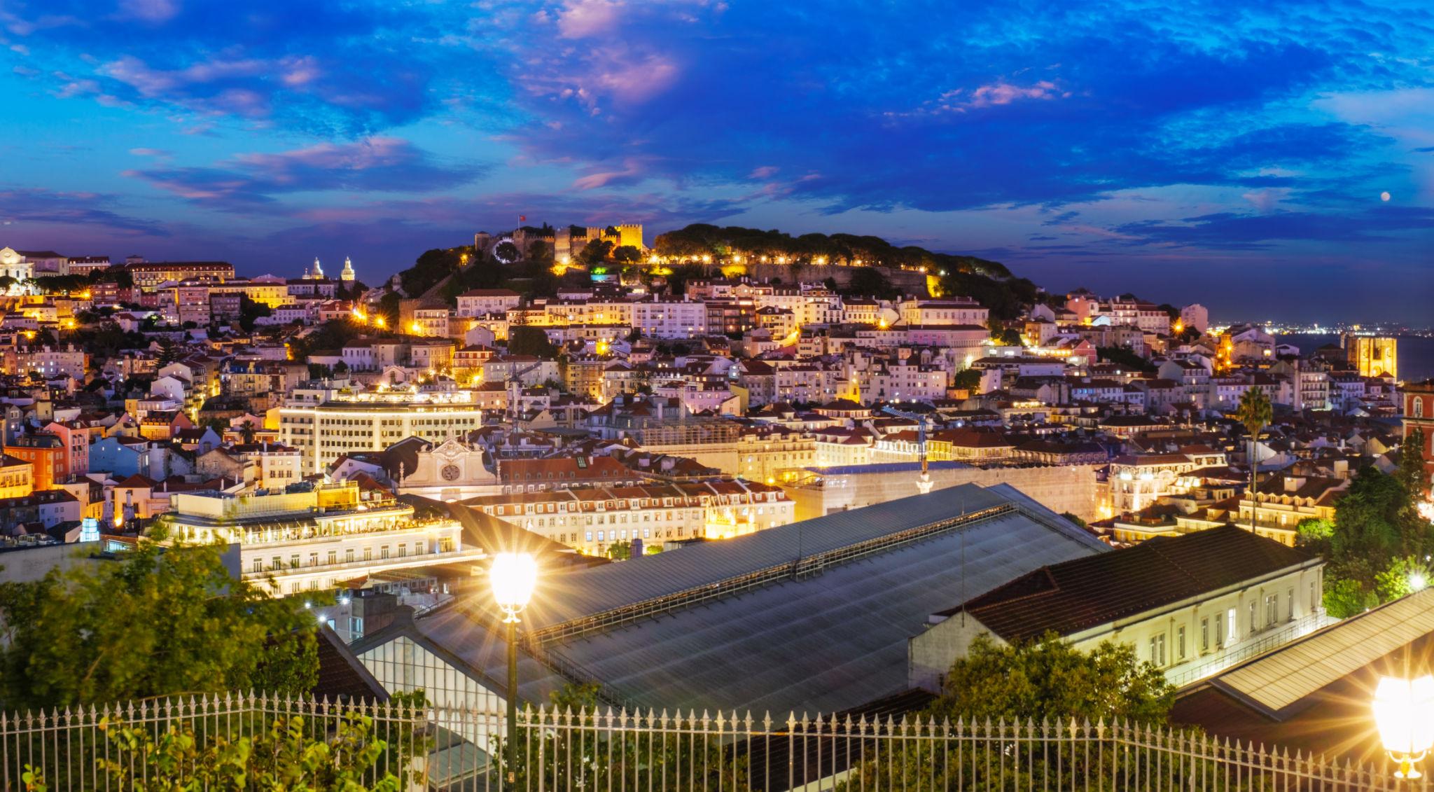 Lisboa de noche: tour privado con fado, cena y vista panorámica - Foto 2