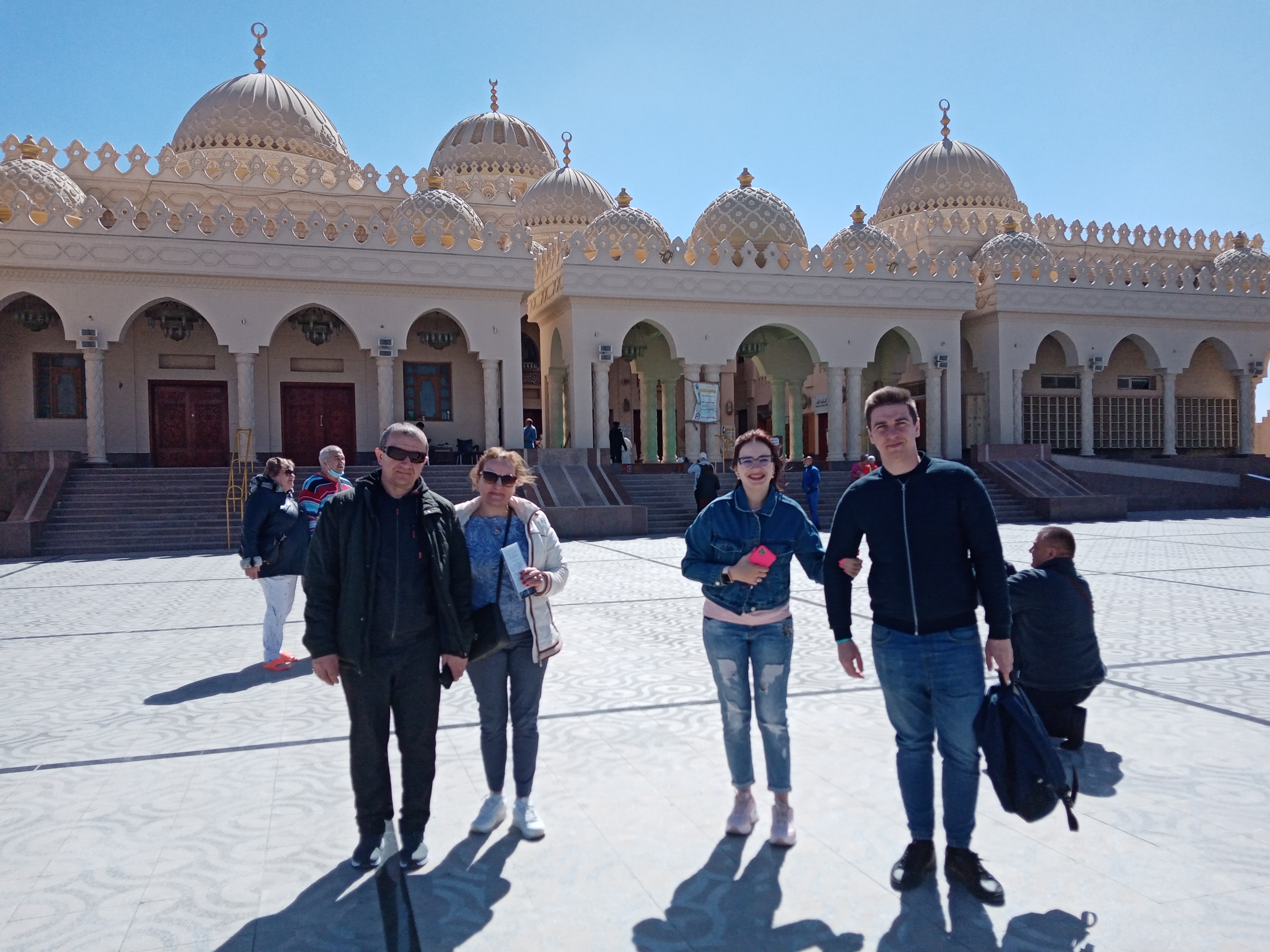 Discover Hurghada’s Culture, Craftsmanship, Marina, Mosque, and Vibrant Local Life