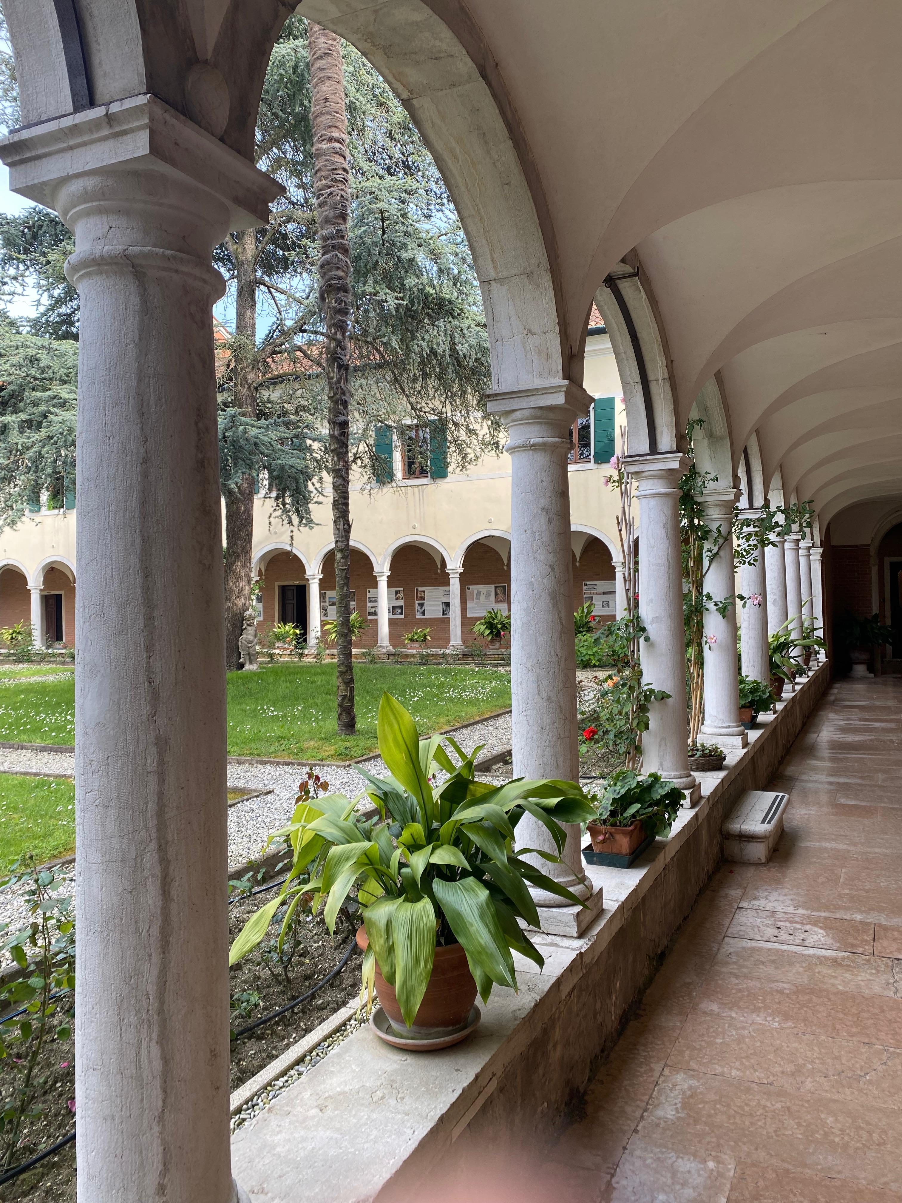Tour to the Islands of San Servolo and San Lazzaro degli Armeni - with guide - Photo 3
