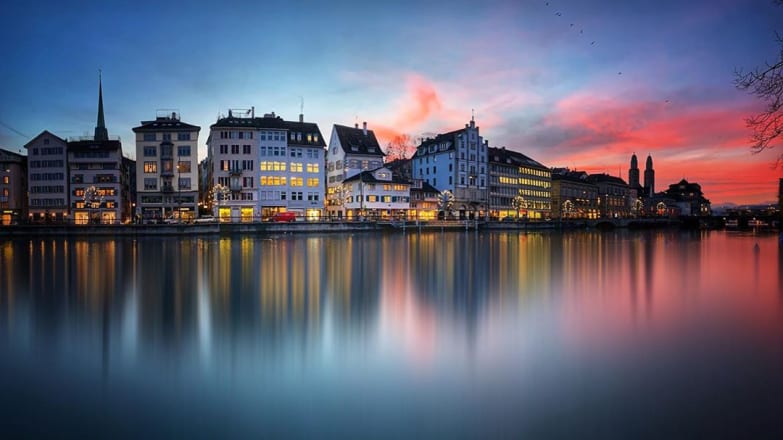 Tour privado en furgoneta París - Suiza – 10 días.