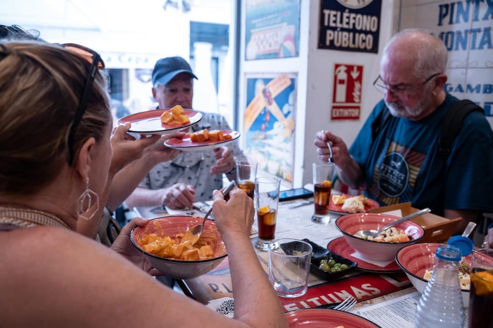 Sevilya Macerası: Tarihi Yürüyüş Turu ve Geleneksel Tapas